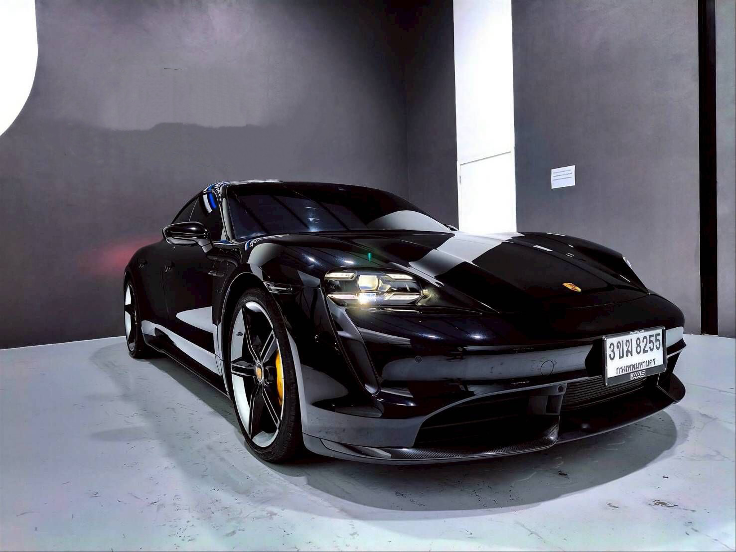 Porsche Taycan Turbo S ปี 2021 (ขายดาวน์)