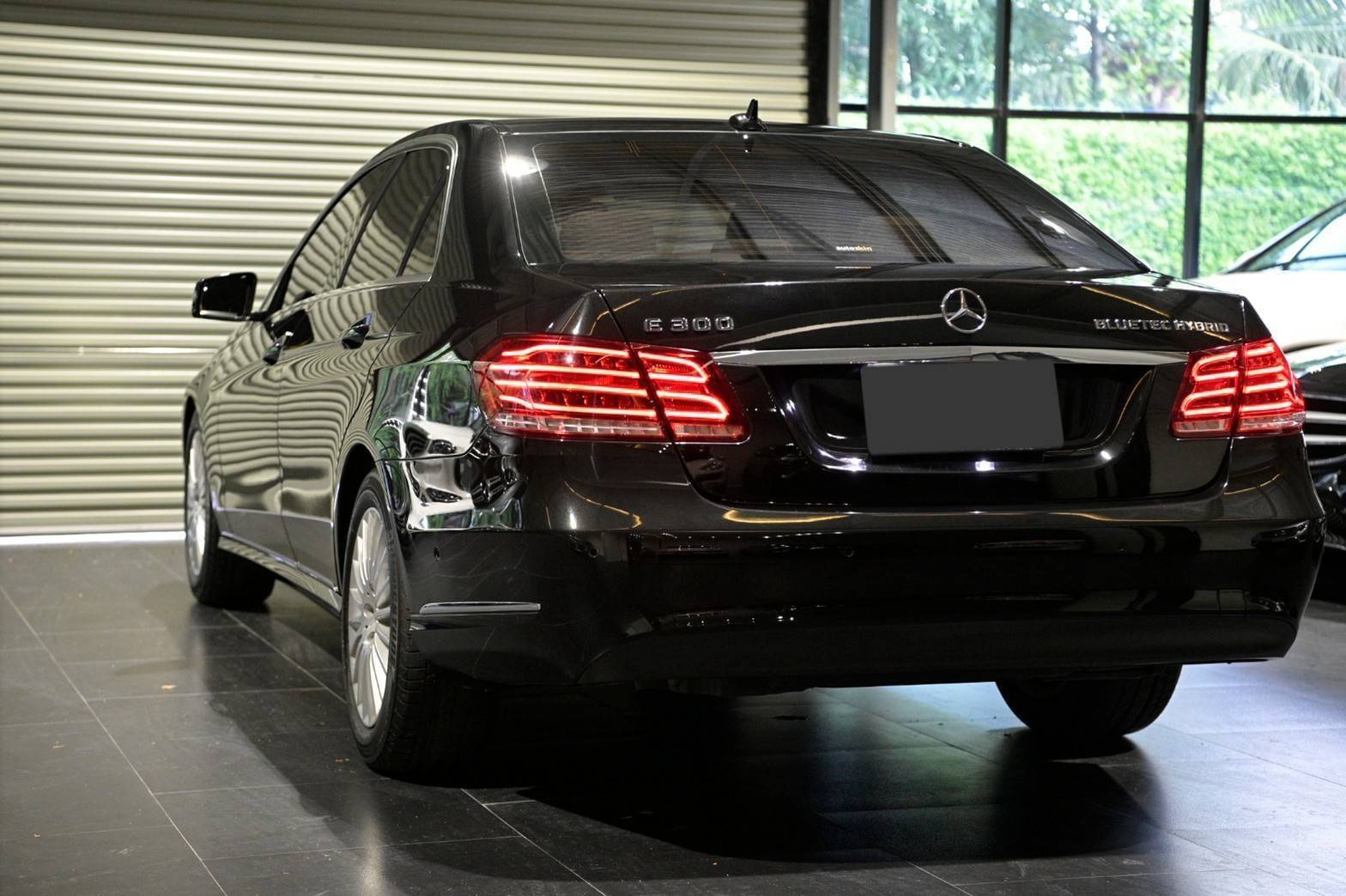 Mercedes-Benz E300 Bluetec Hybrid ปี 2013