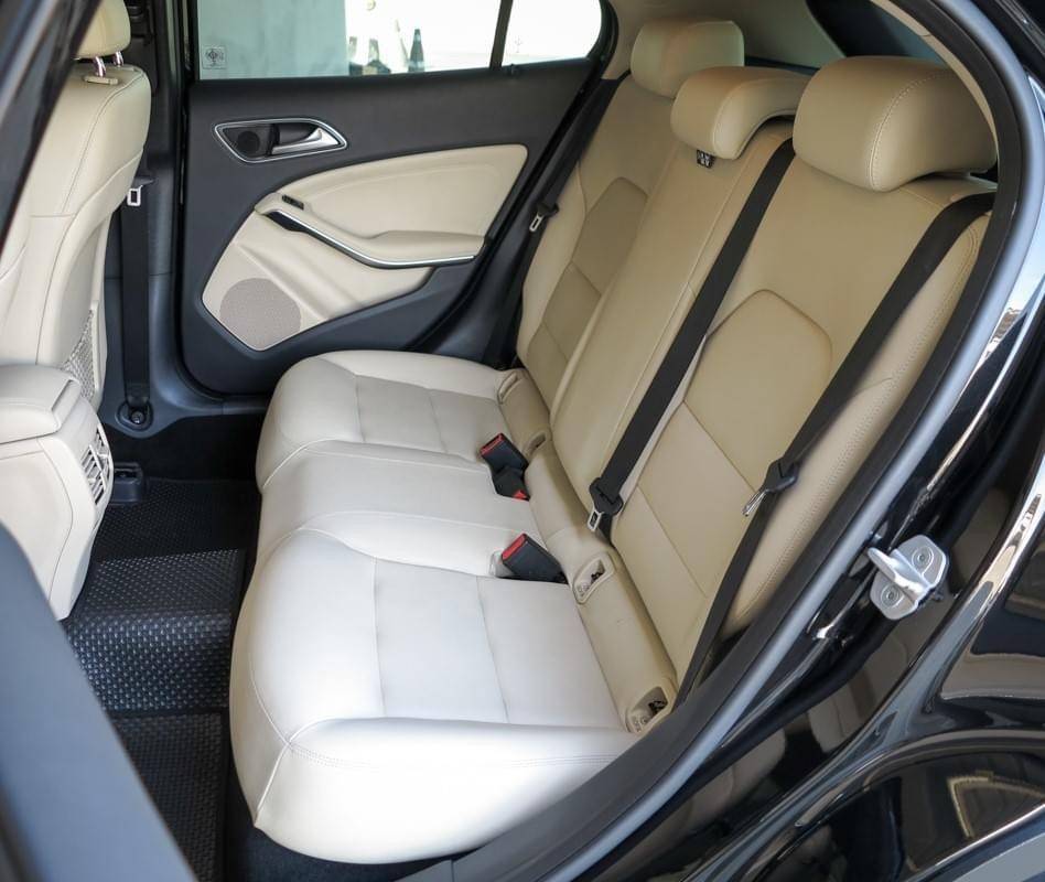 MERCEDES BENZ GLA 200 URBAN ปี 2017