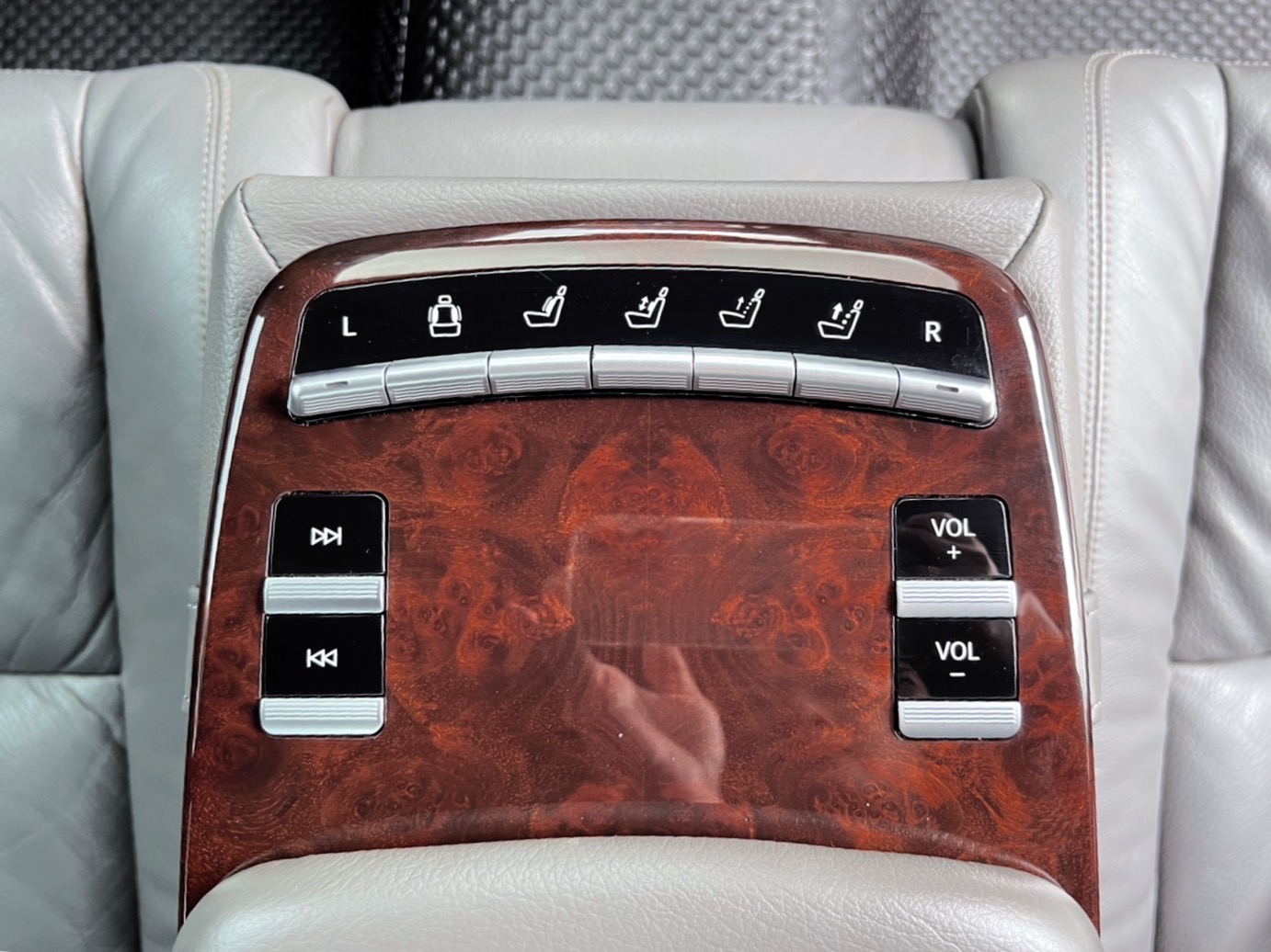 Mercedes Benz S300 L สีบรอนซ์ รหัสW221 ปี2010