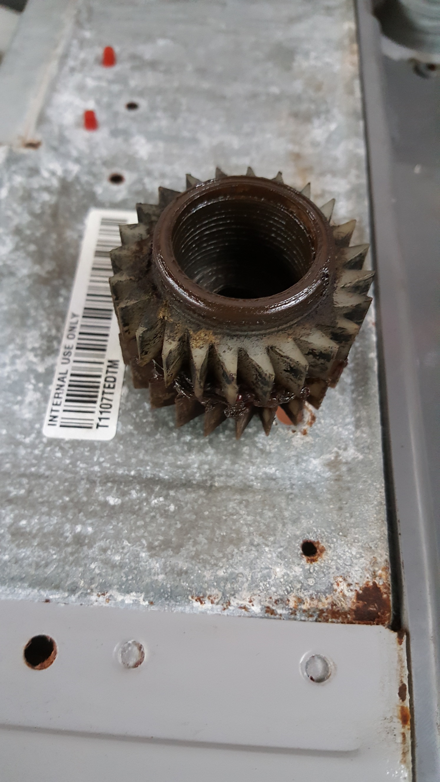 ซ่อมเครื่องซักผ้า ยี่ห้อ LG รุ่น WF-T1255TD อาการขณะที่เครื่องทำการซักจะมีเสียงดังแก๊กๆ