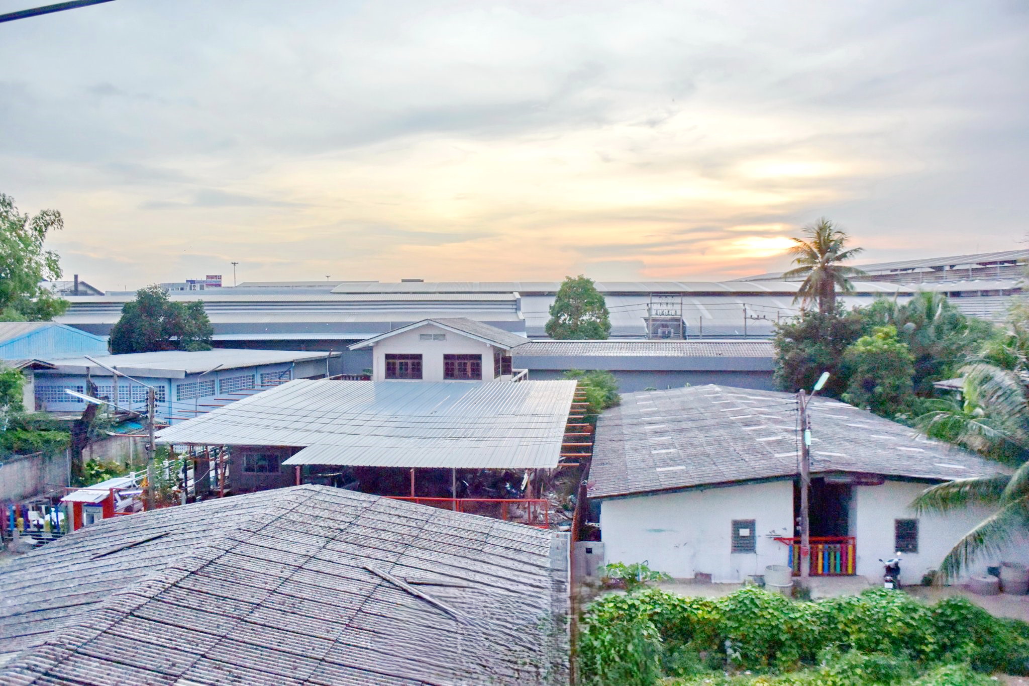 ขาย คอนโดทิวลิปอ้อมน้อย ห้องมุม อาคาร Grand 1 2 ห้องนอน