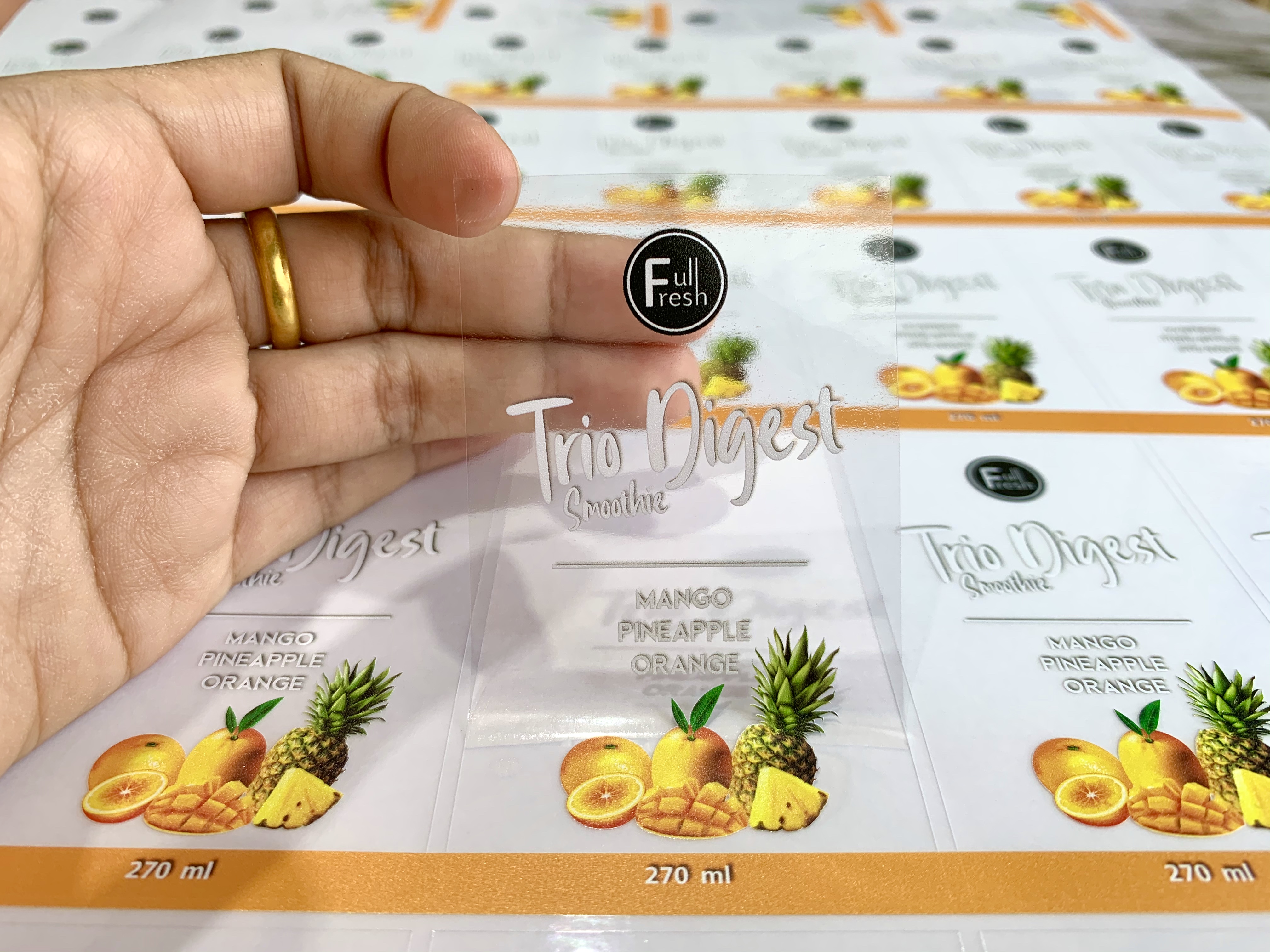 สติ๊กเกอร์ใสรองพื้นหมึกขาว หมึกขาว พิมพ์หมึกขาว