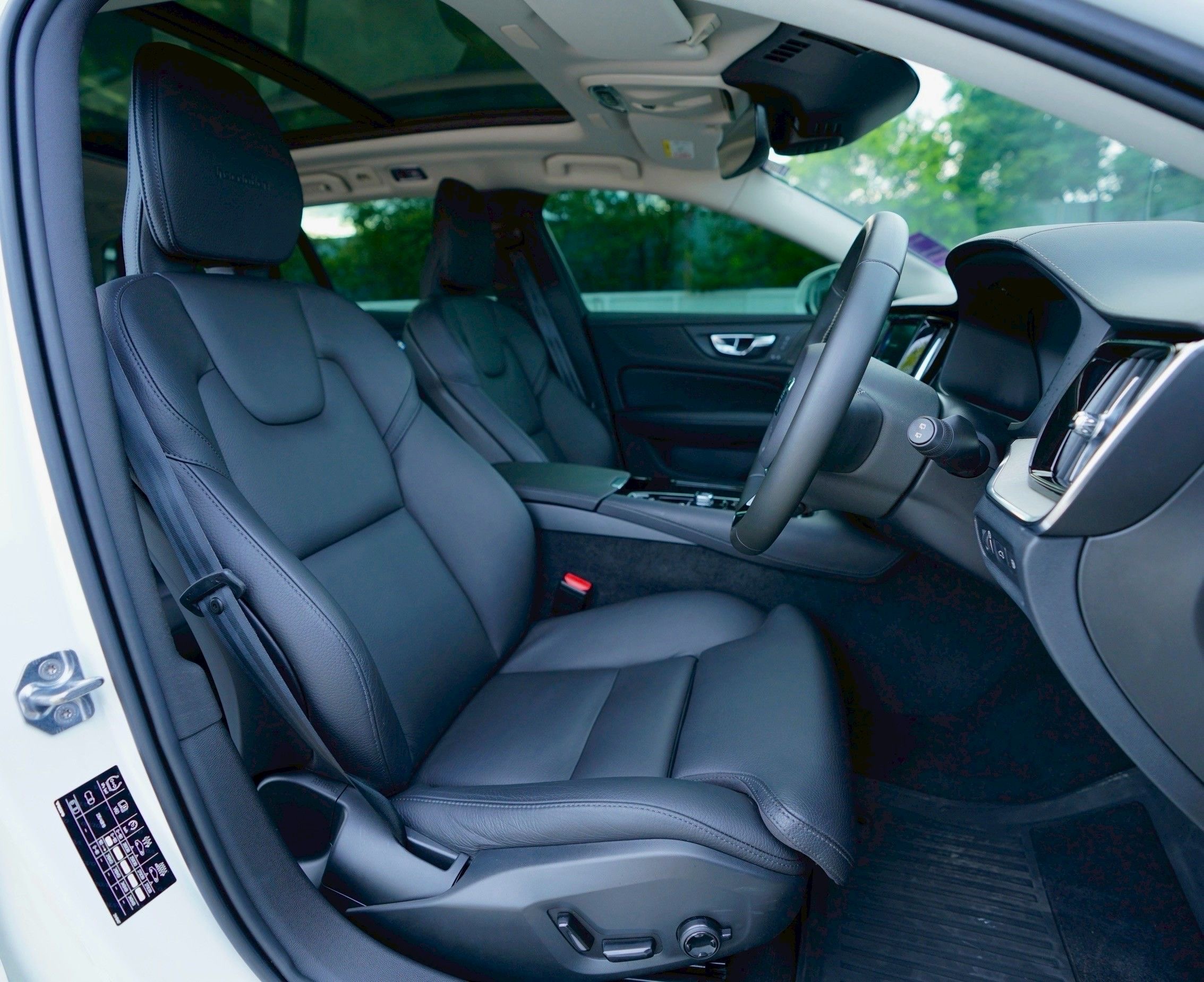 VOLVO V60 2.0 T8 Inscription ปี 2020