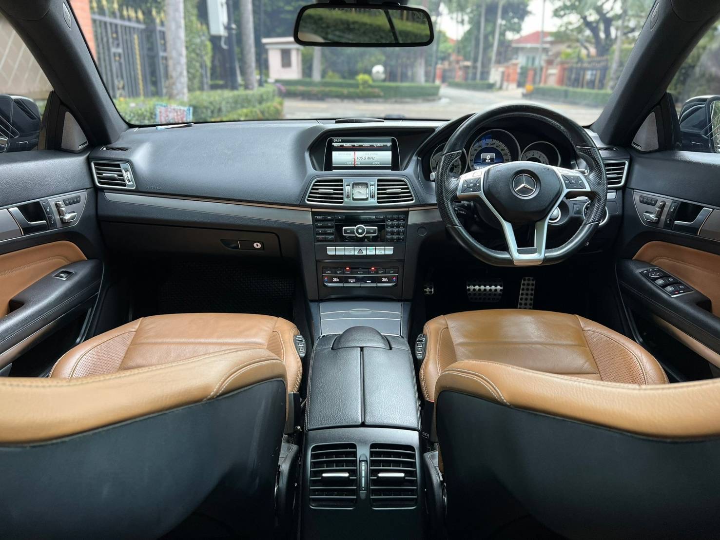 Mercedes-Benz E200 Coupe AMG Dynamic ปี 2014