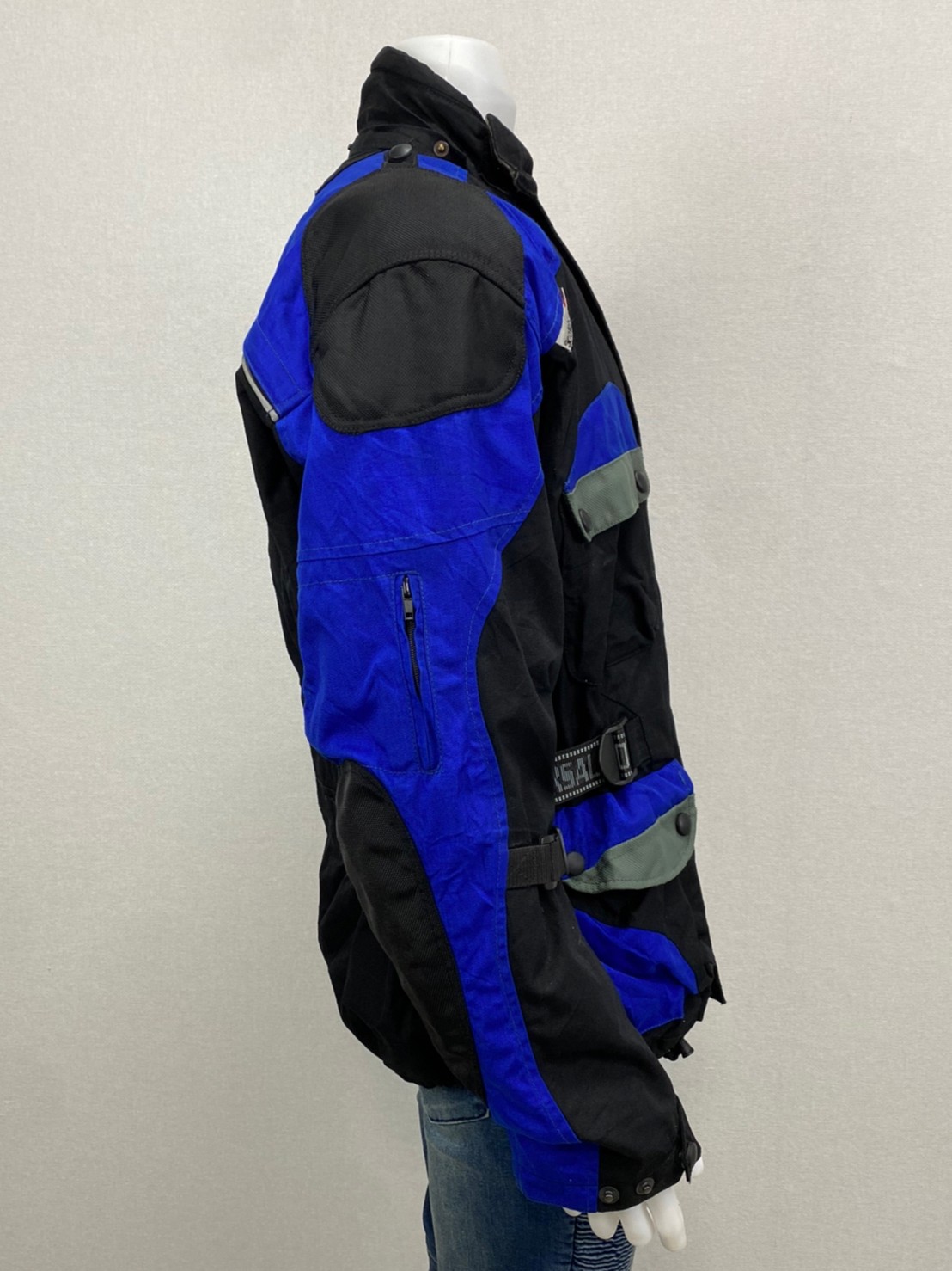 เสื้อขี่มอเตอร์ไซด์( มือสอง) RCTA 055 อก 50" ยาว 28" ยี่ห้อ**UNWERSAL**