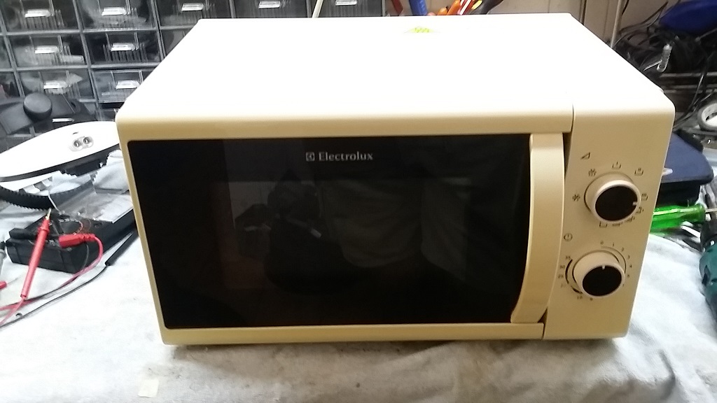 ซ่อมไมโครเวฟ ยี่ห้อ Electrolux รุ่น EMM2019W อาการไม่ร้อน