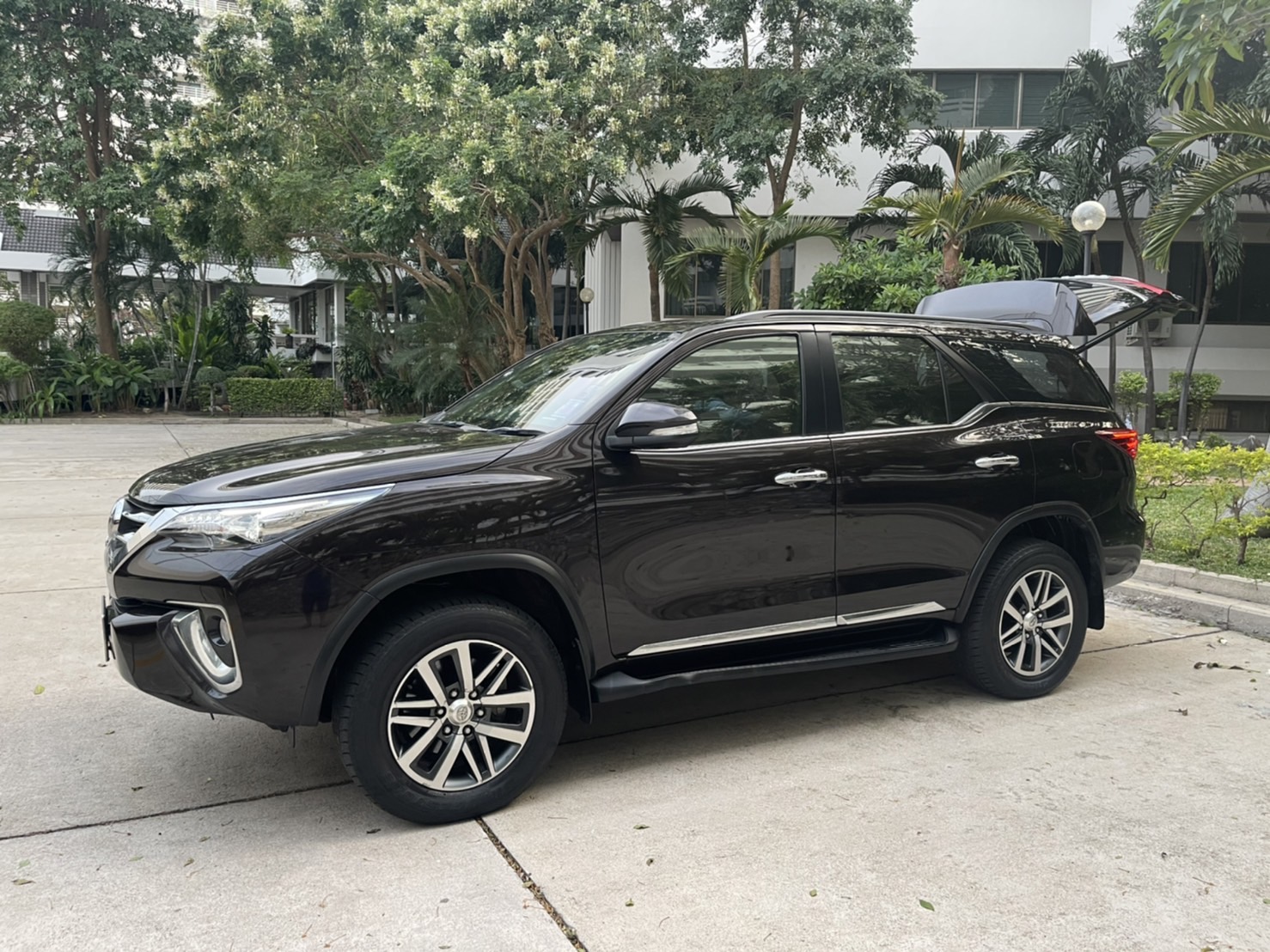 Toyota Fortuner 2.8 ขับ 4 ปี 2015