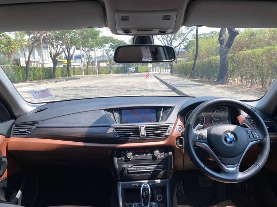 BMW X1(ดีเซล) sDRIVE 2.0D XLINE LCI สีขาว ปี 2014