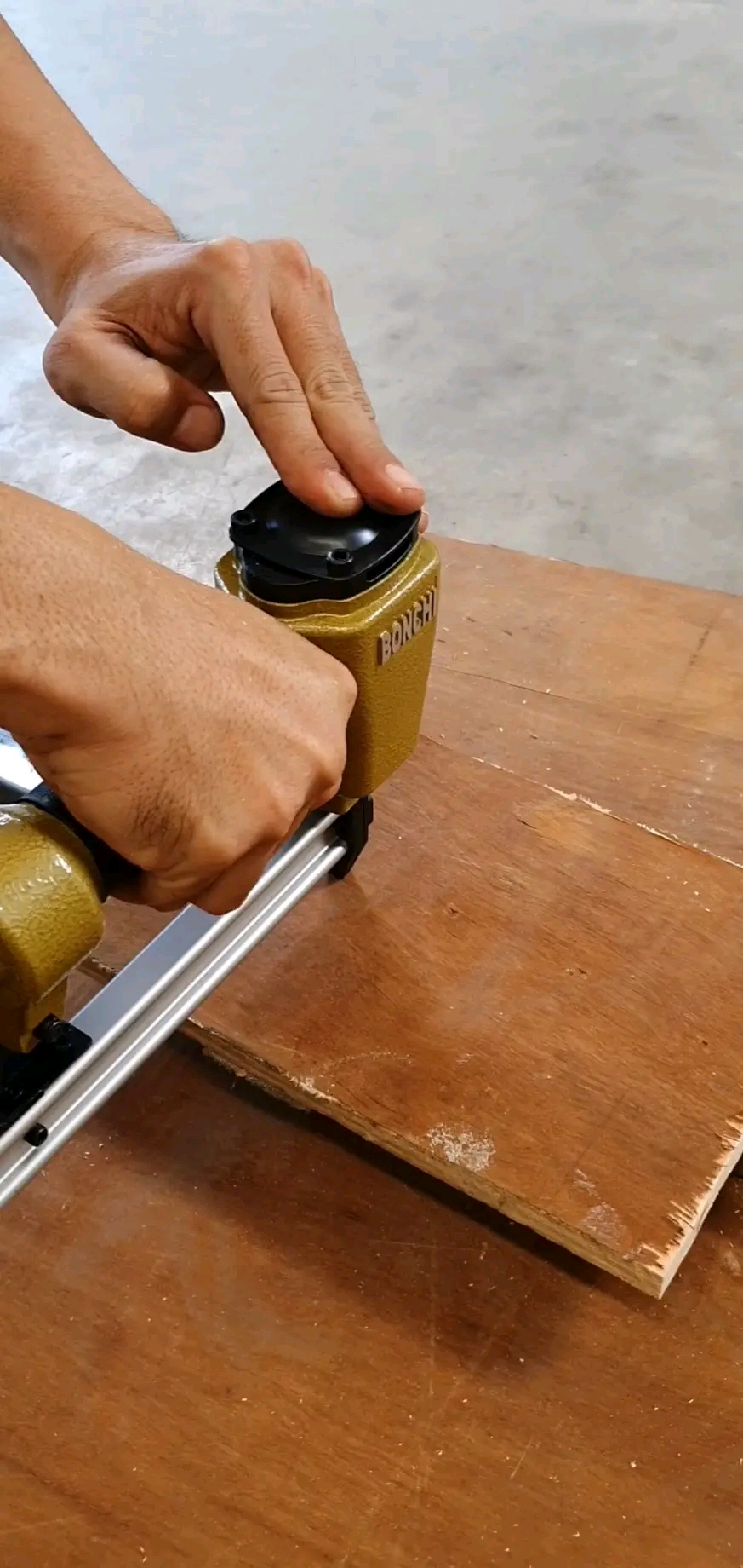 แม็กลม ปืนยิงแม็กลม ยี่ห้อ BONCHI