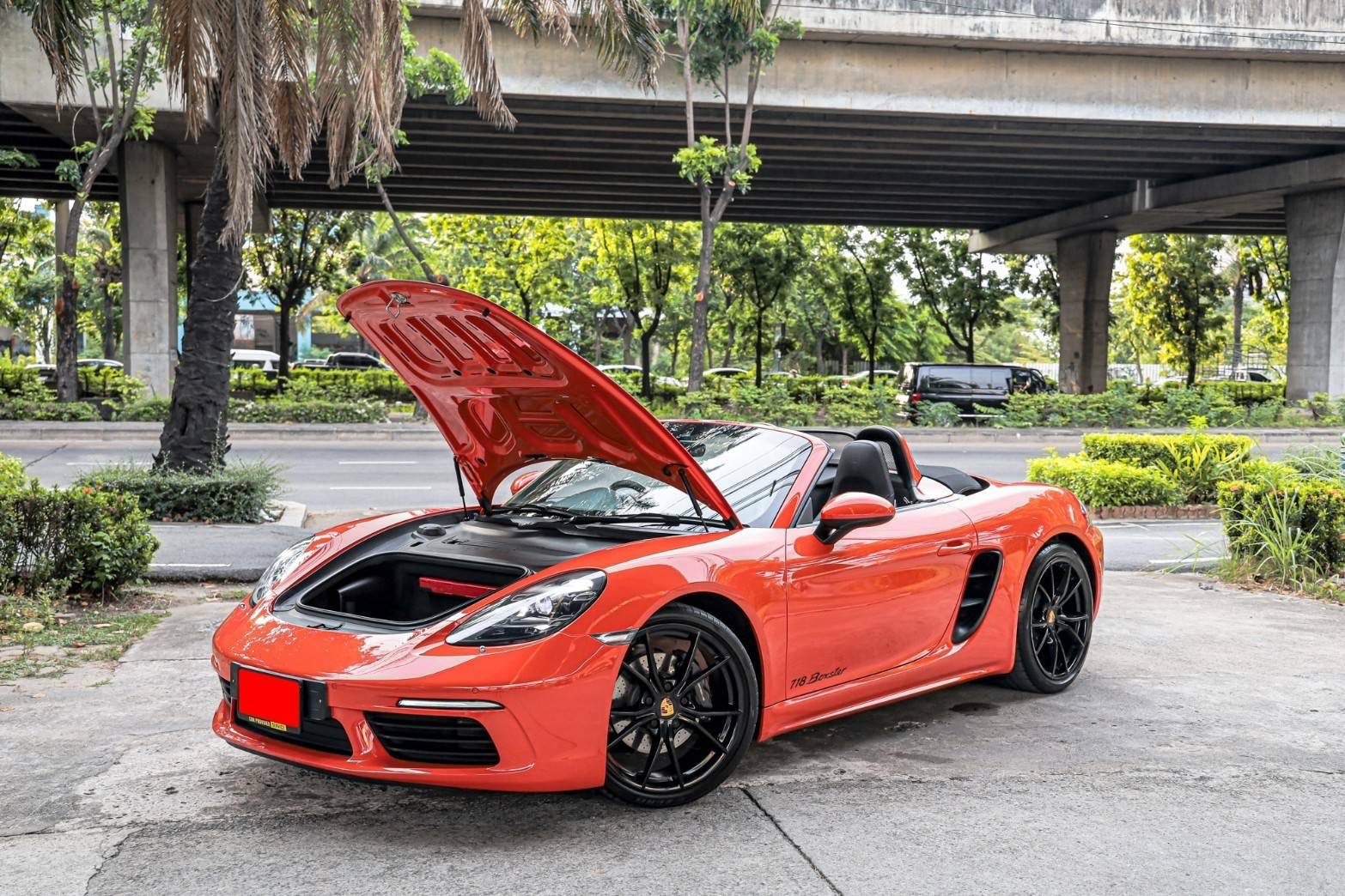 Porsche 718 Boxster สีพิเศษ Lava Orange ปี 2017