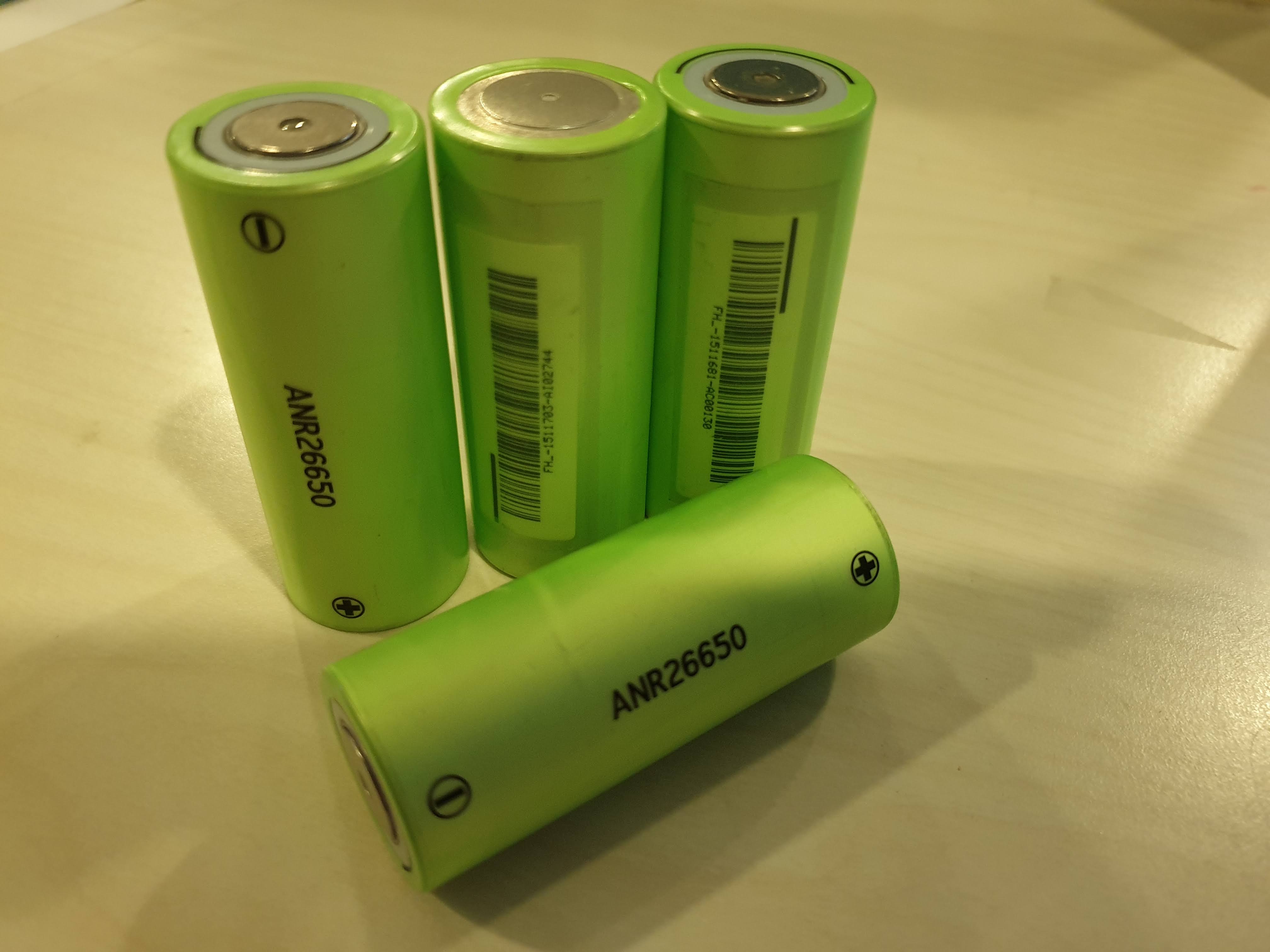 A123 26650 ANR26650M1B Lithium lifepo4 ลิเทียมฟอสเฟต แบตจ่ายกระแสได้แรงพีคที่ 120a แบตขนาด 3.2v 2.5Ah เหมาะสำหรับทำแบตเตอรี่มอเตอร์ไซด์แข่งขัน เบา แรง ทนทาน
