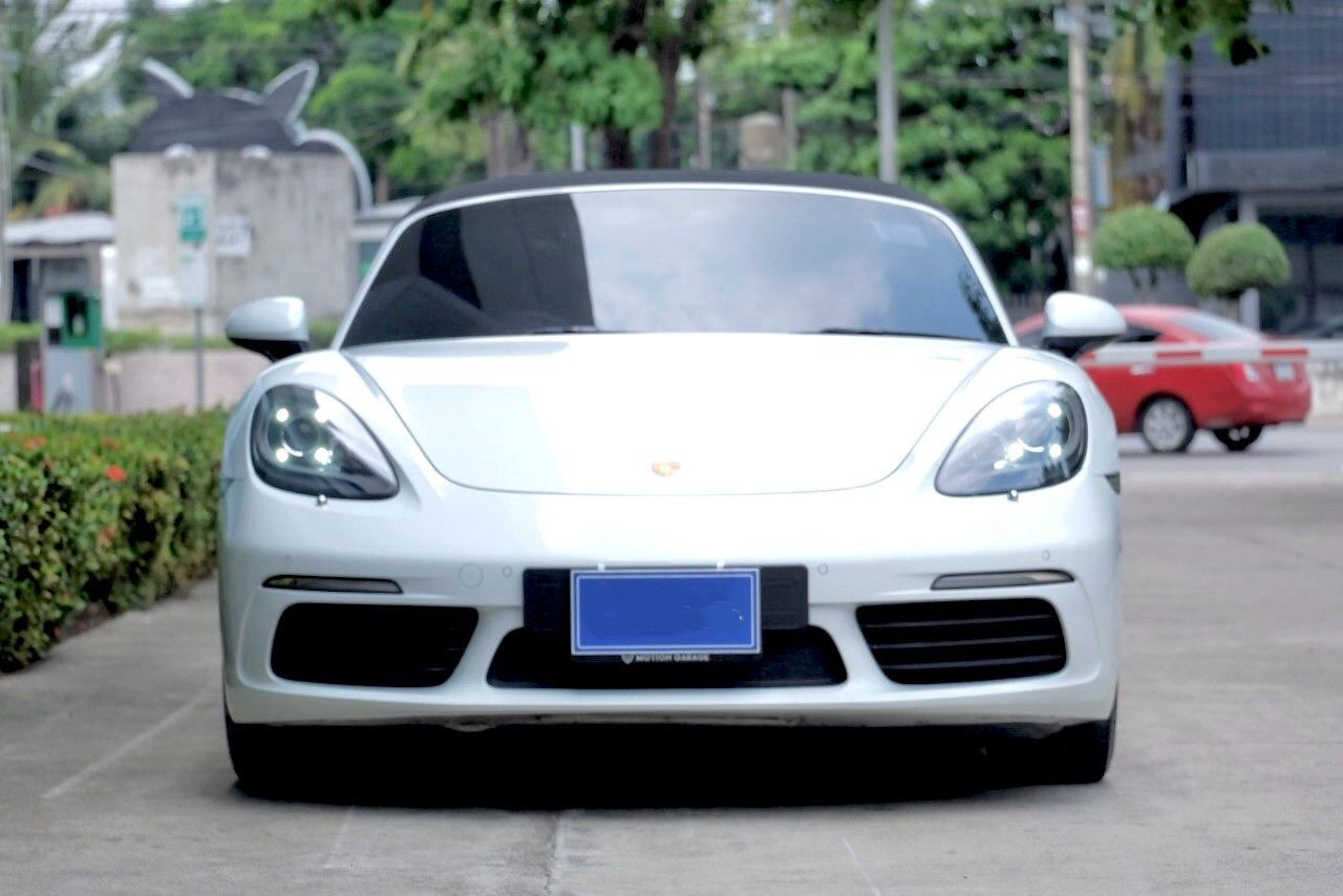 Porsche 718 Boxster ปี 2017