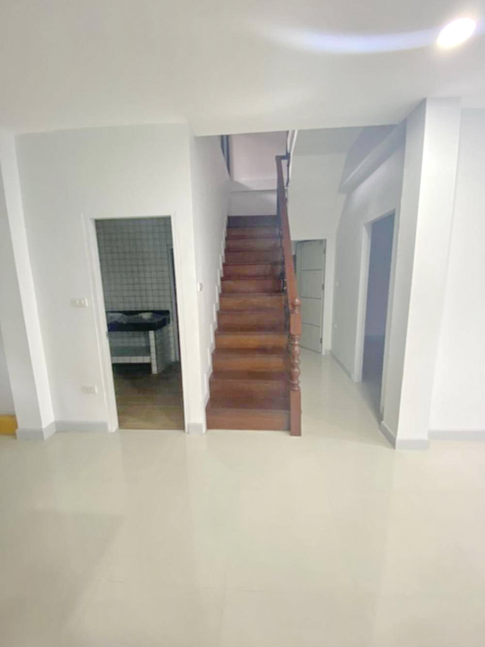 ให้เช่าบ้านเดี่ยว 2 ชั้น รีโนเวทใหม่ รถไฟฟ้าสายสีแดง บางบำหรุ