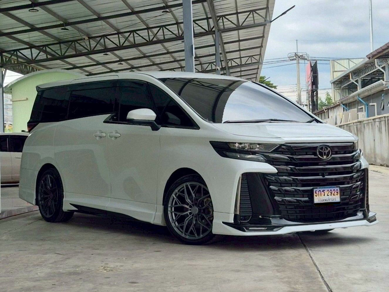 Toyota Vellfire 2.5 Hybrid Z Premier E-FOUR 40 Series ปี 2024