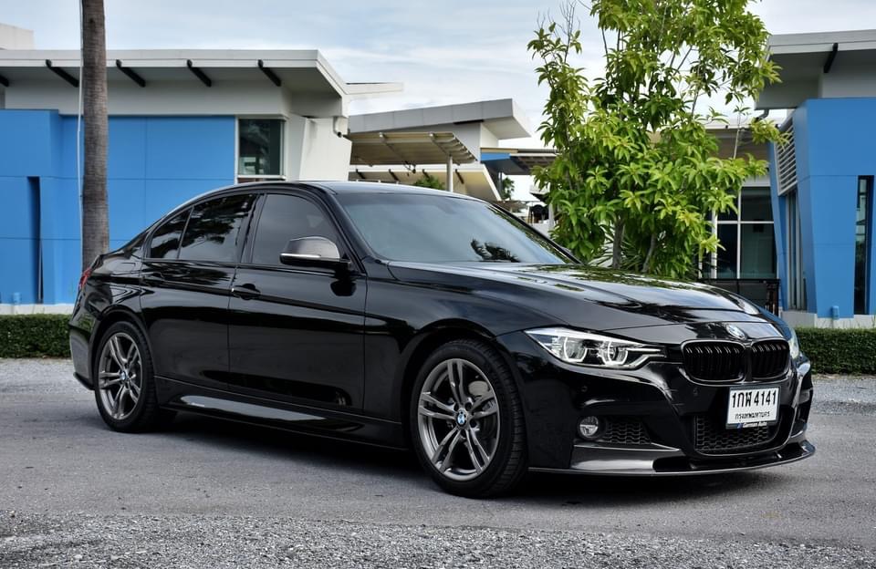 BMW 330e plug-in M Performance ปี 2017