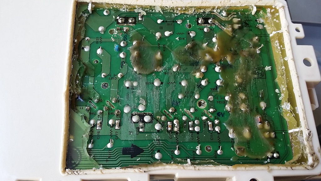 ซ่อมเครื่องซักผ้า ยี่ห้อ LG รุ่น WF-T1256TD อาการกดปุ่มเปิดเครื่องแล้วน้ำไหลเข้าทันที