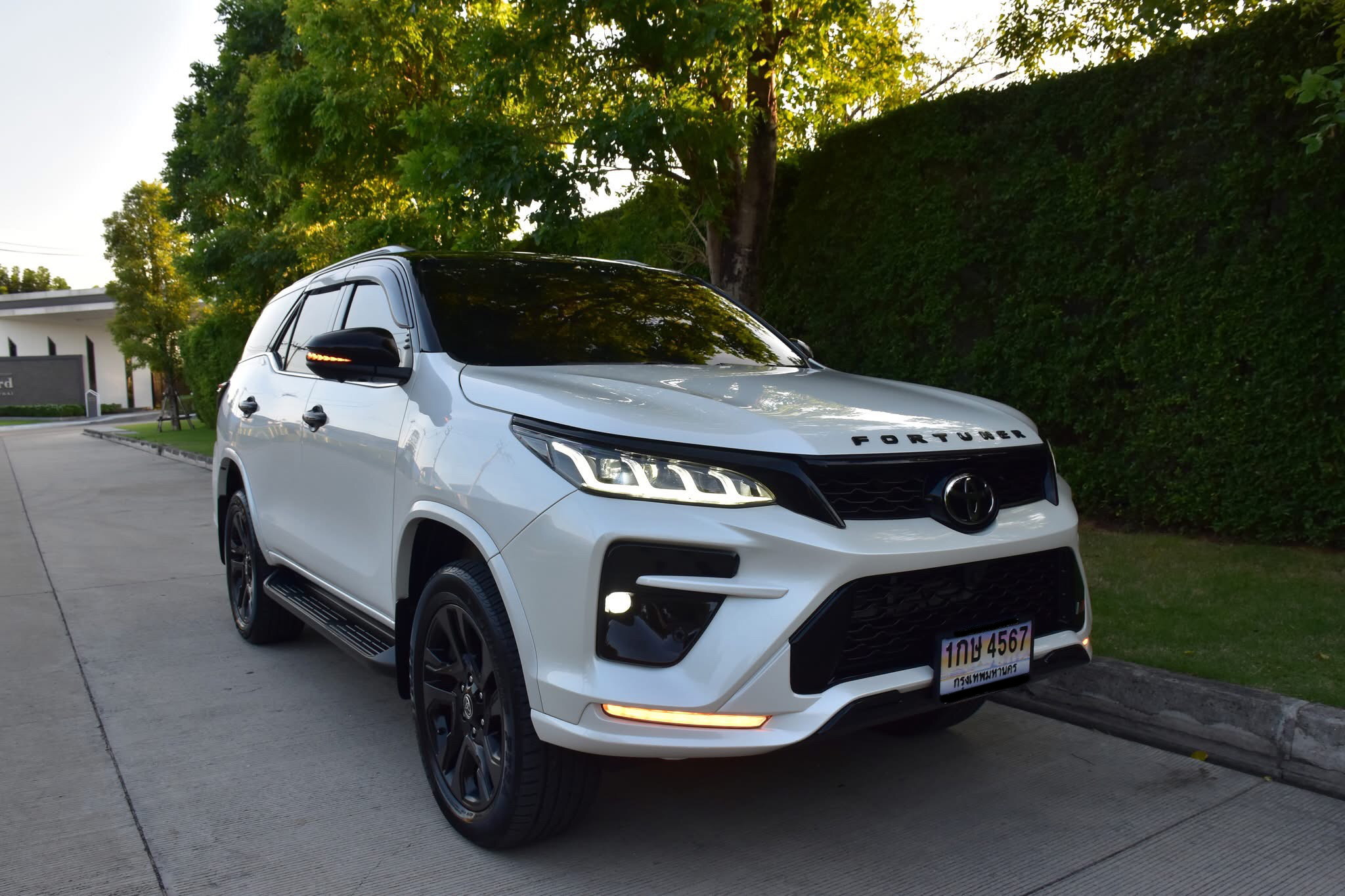 TOYOTA FORTUNER 2.8 GR SPORT BLACK TOP 4WD ปี2022