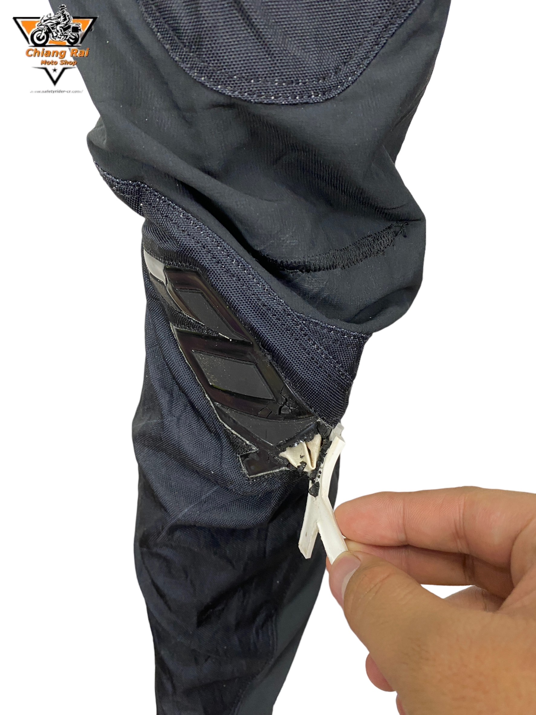 กางเกงสำหรับขี่มอเตอร์ไซด์ ( มือสอง ) E&A 583: เอว 28-30" ยาว 28" **FOX**