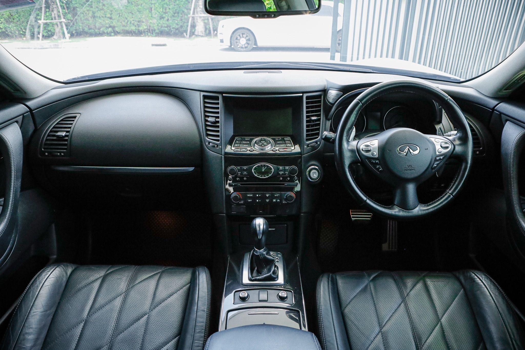 Infiniti FX30d ปี 2015