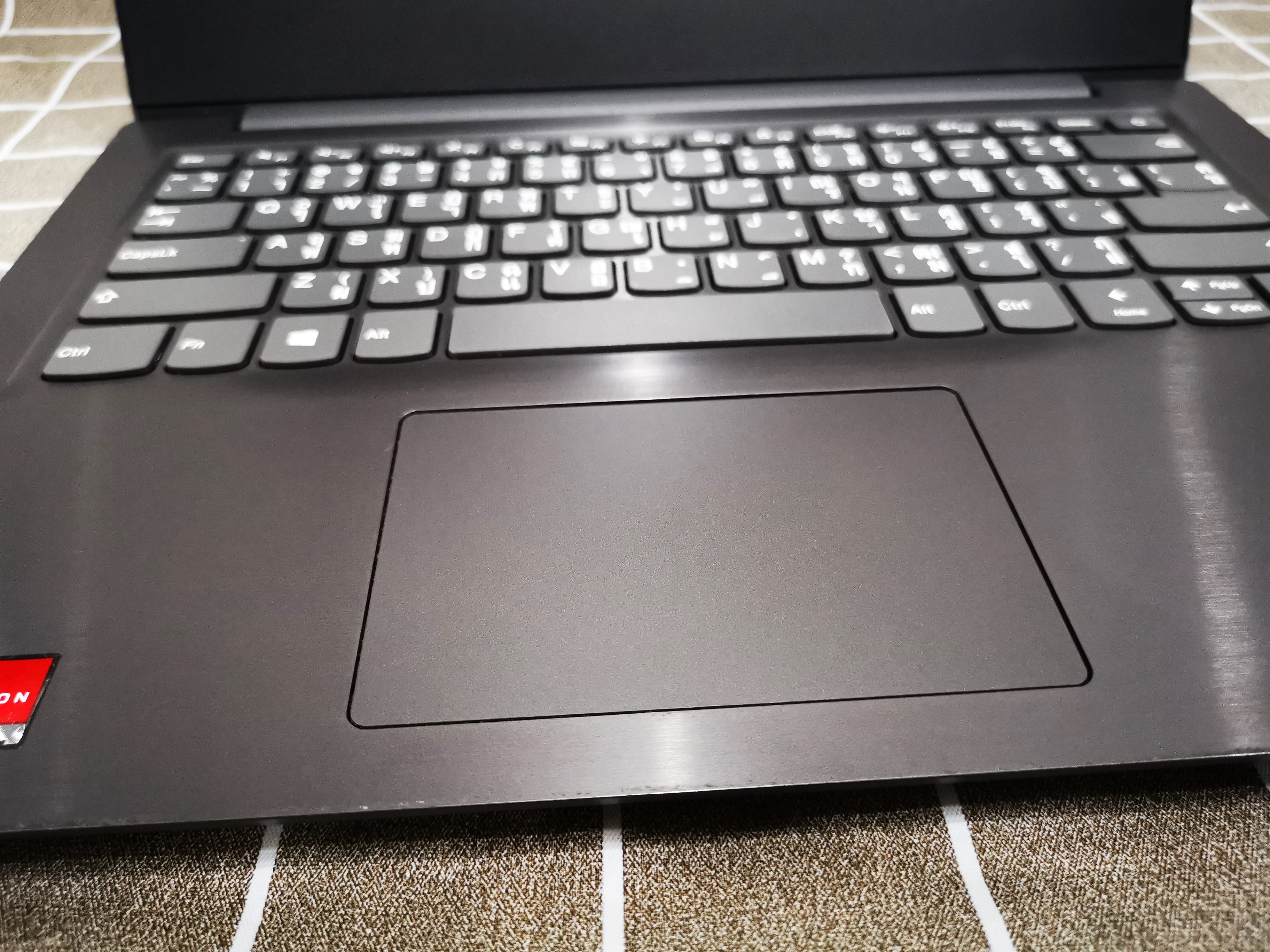 Lenovo V14 ARE-82DAQ000TA