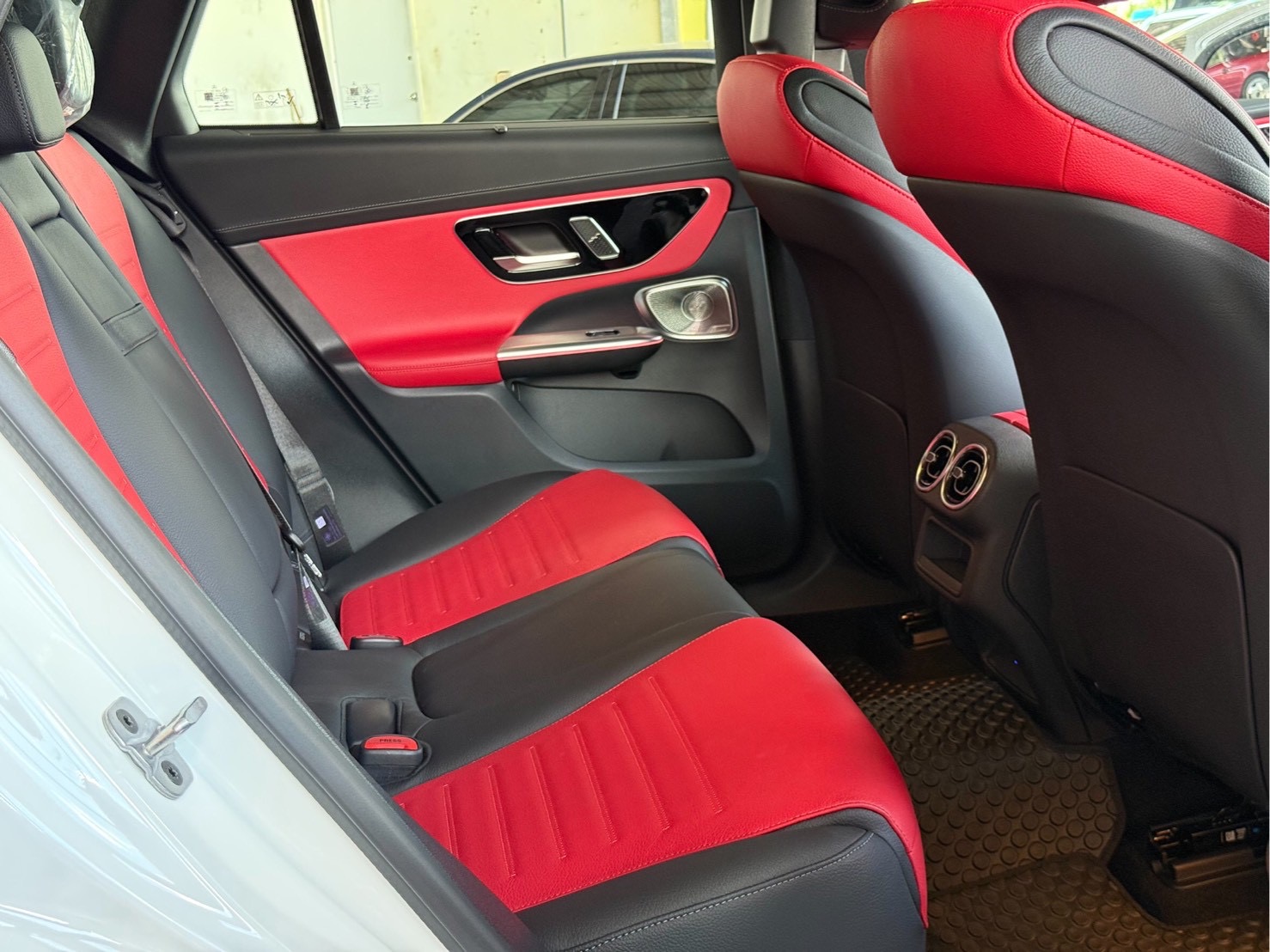 Benz Glc350e AMG ปี 2025