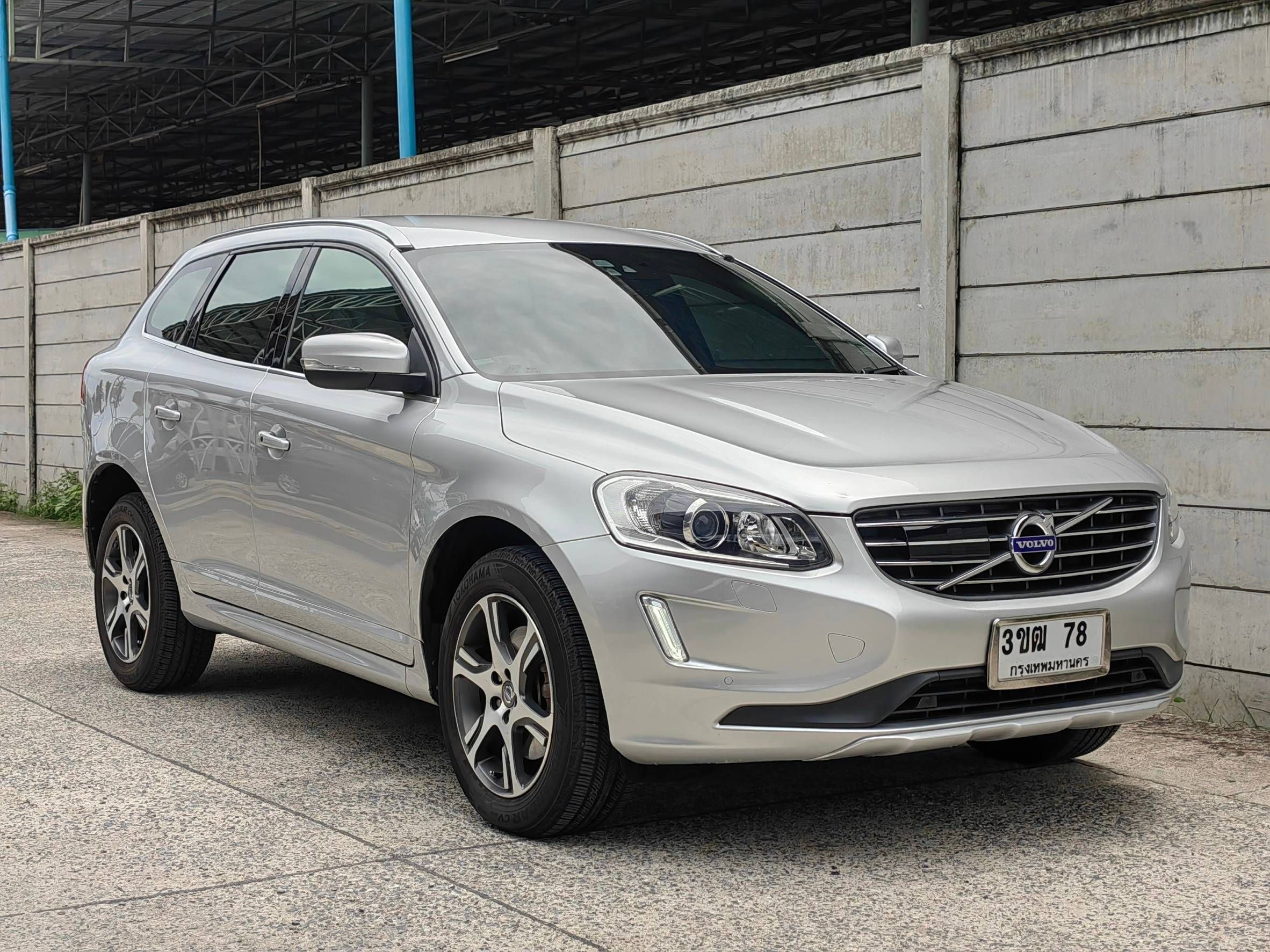 Volvo XC60 2.0 T5 ปี 2016