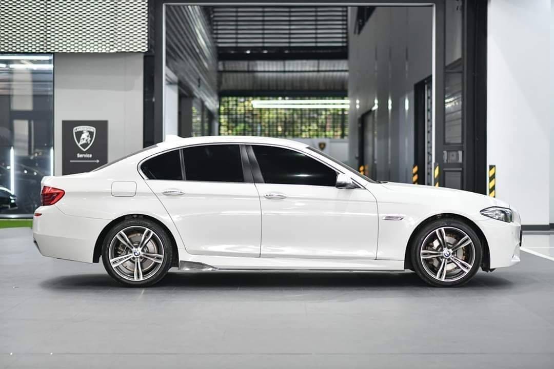 BMW 520d M sport รุ่น Minor change (Lci) ปี 2015
