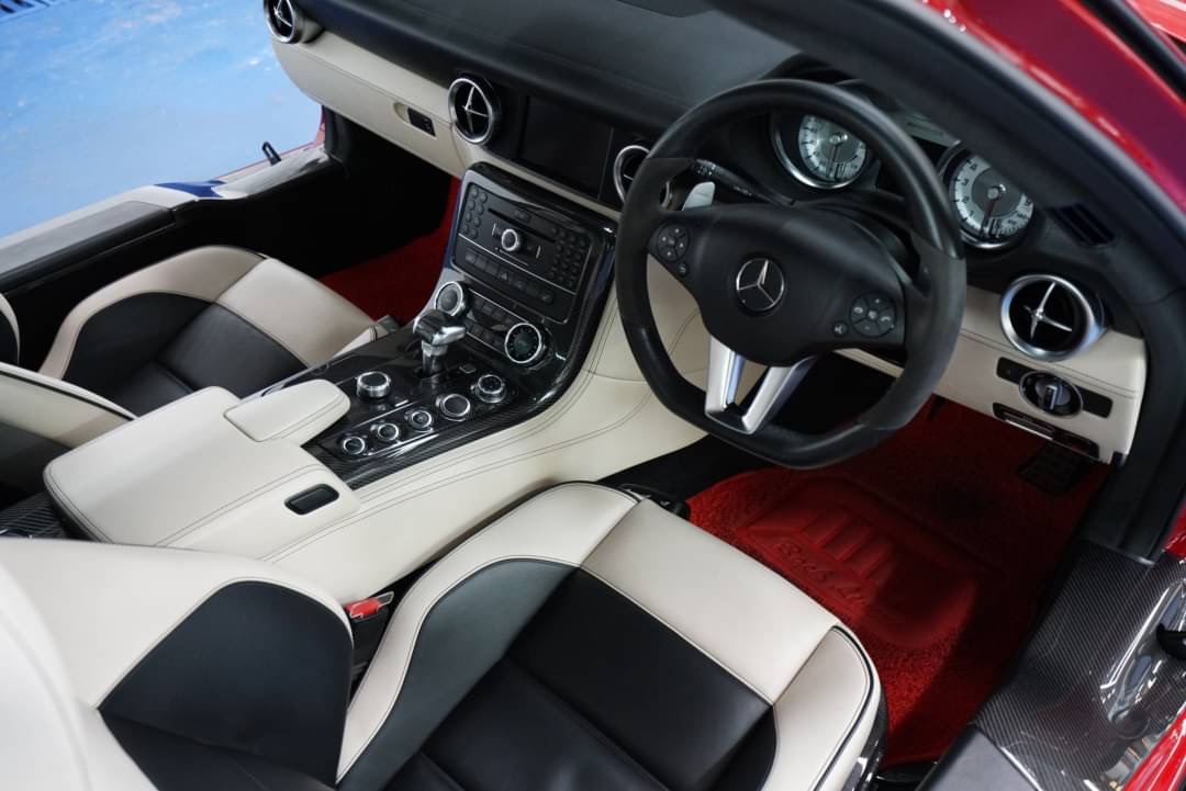 Mercedes Benz SLS AMG Gullwing 6.2 R197 ปี 2011