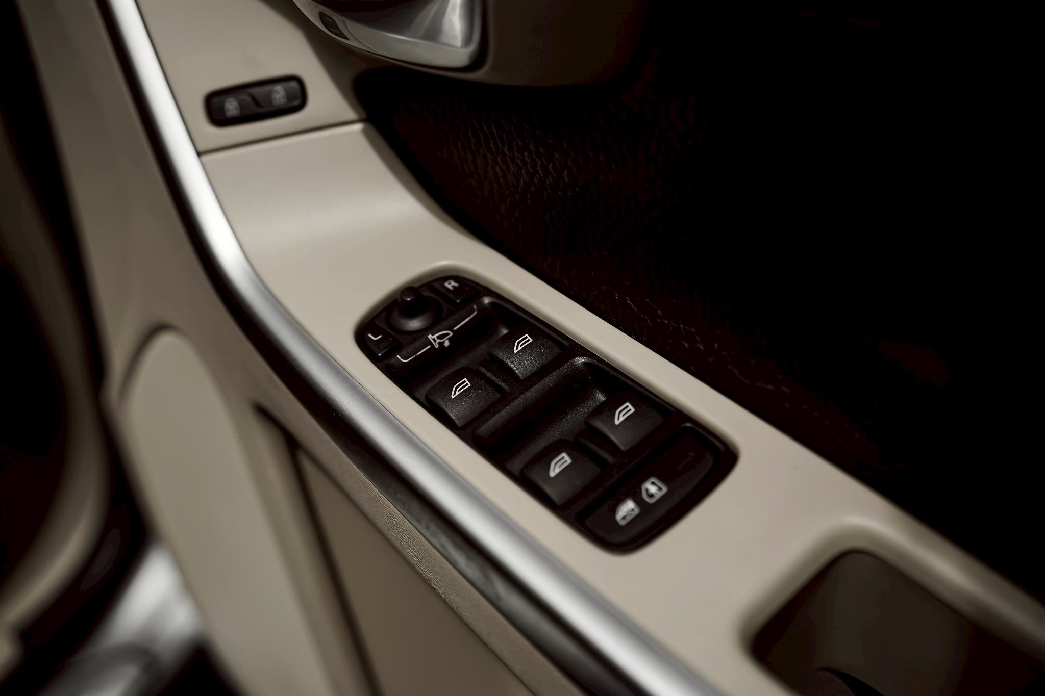 Volvo XC60 2.0 D3 ปี 2012