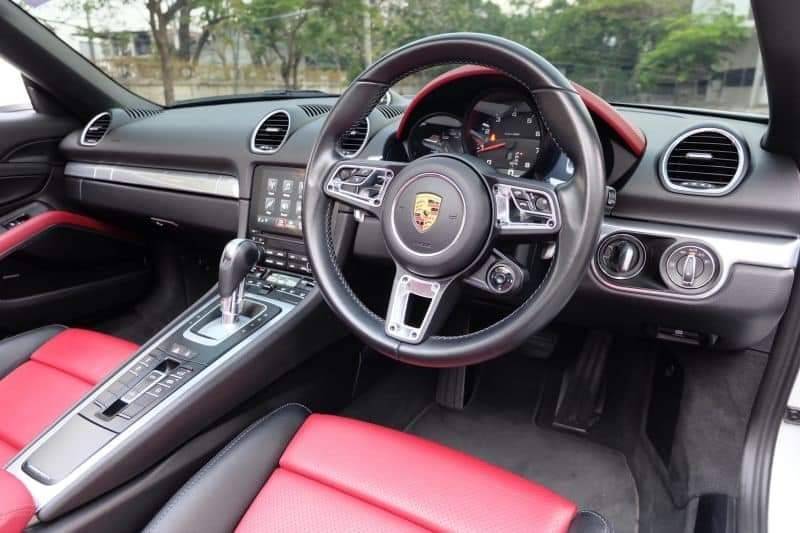 Porsche Boxster 718 ปี 2017