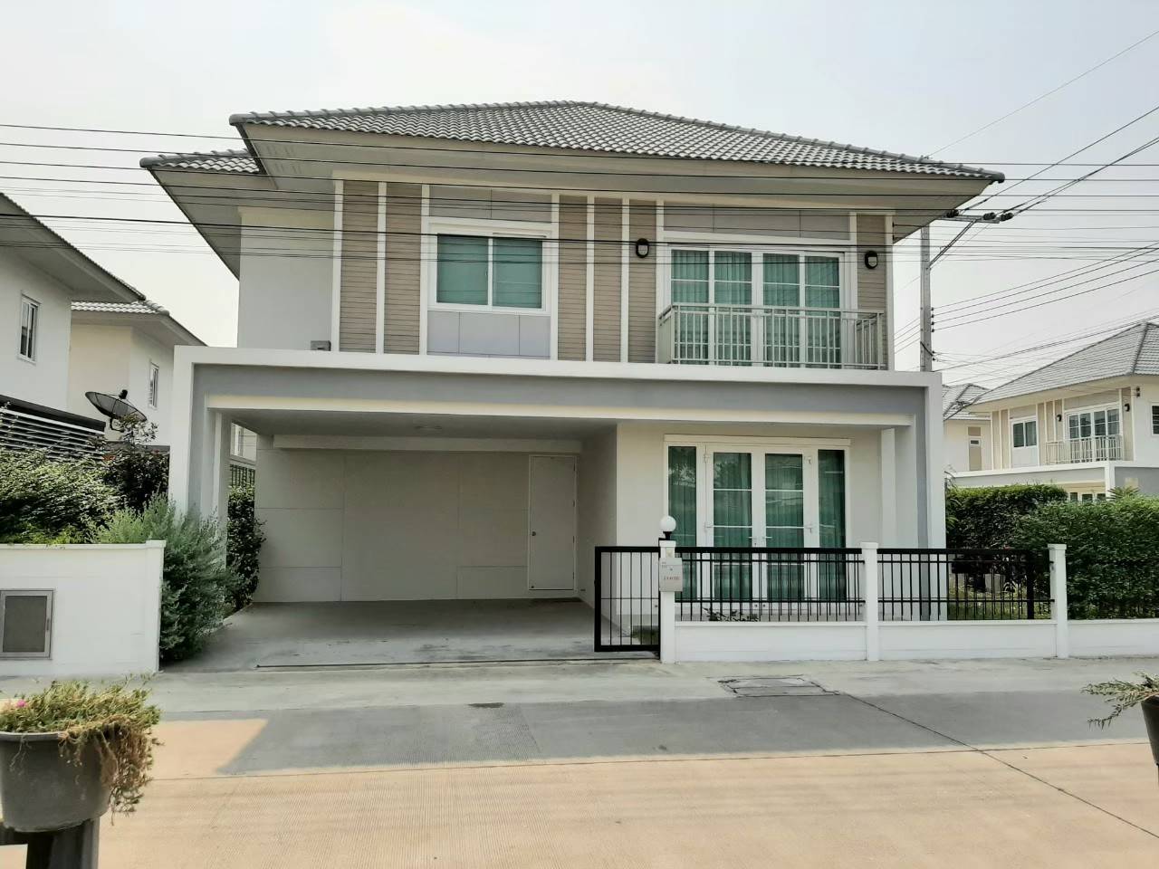 ให้เช่าบ้านเดี่ยว ไม่เคยเข้าอยู่ หลังมุม บ้านกล้วย-ไทรน้อย