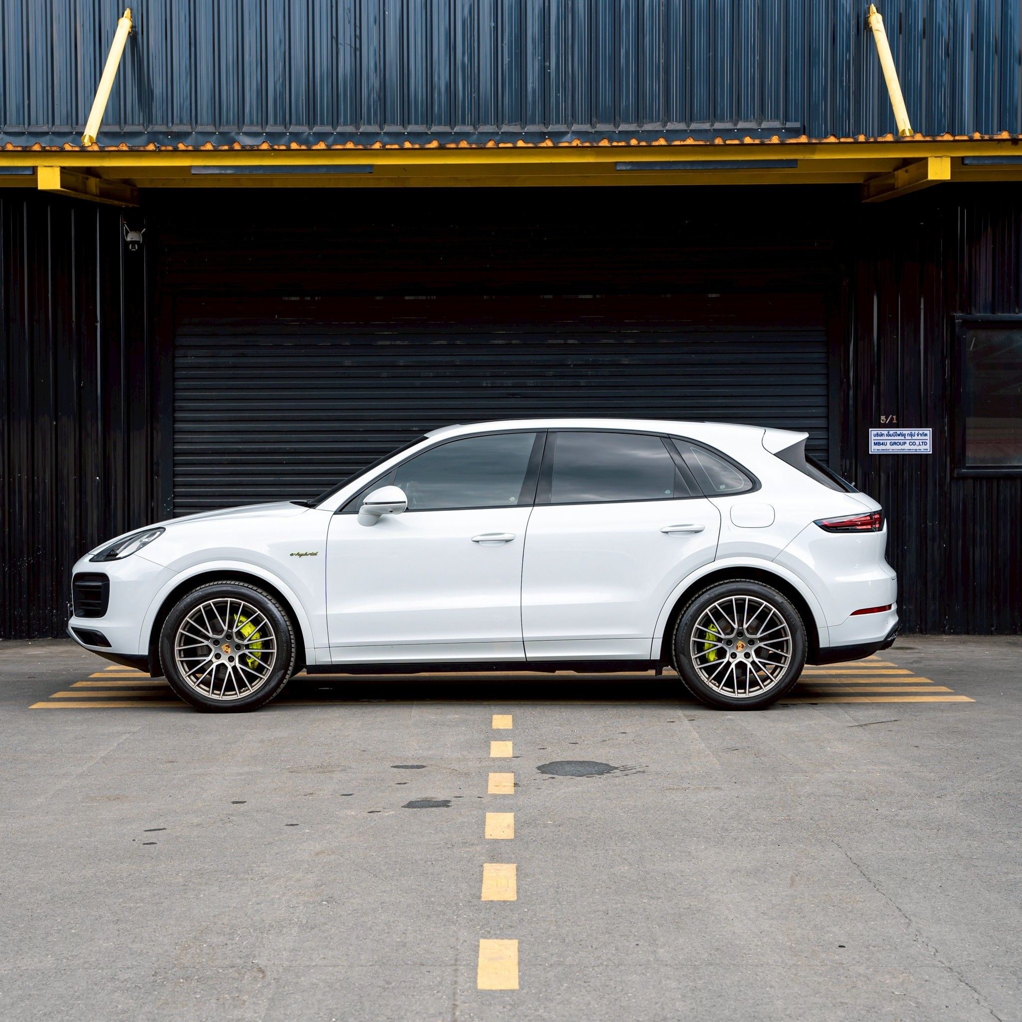 Porsche Cayenne E-Hybrid Platinum Edition ปี 2022