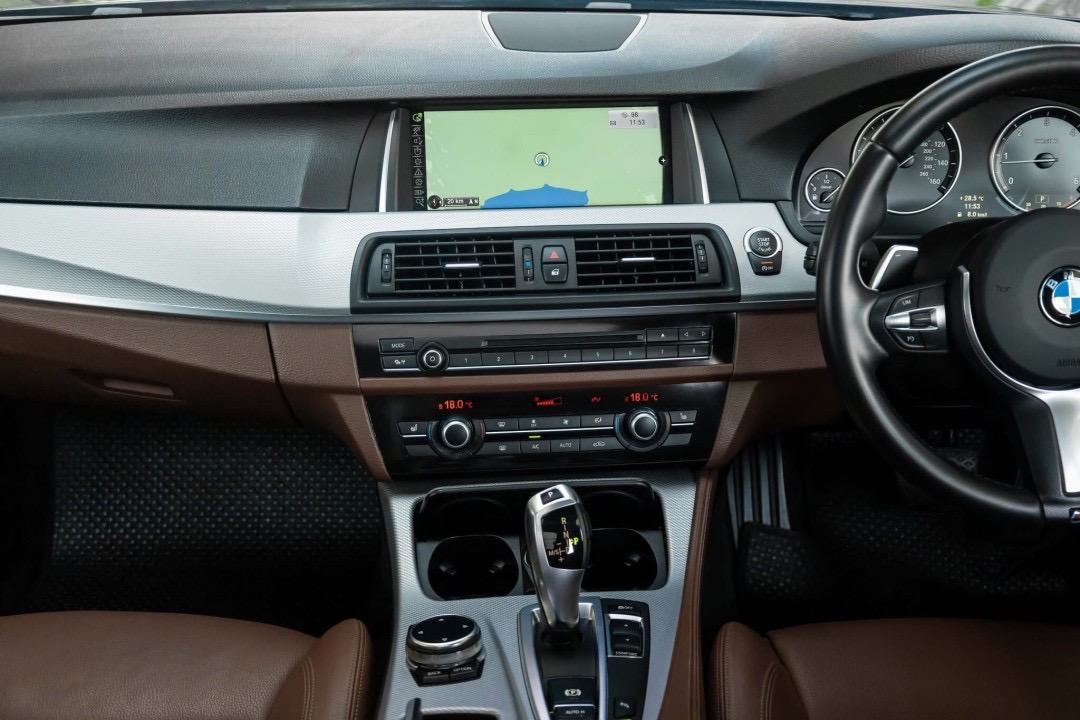 Bmw 520d Lci touring Lci แท้ๆ ปี 2015