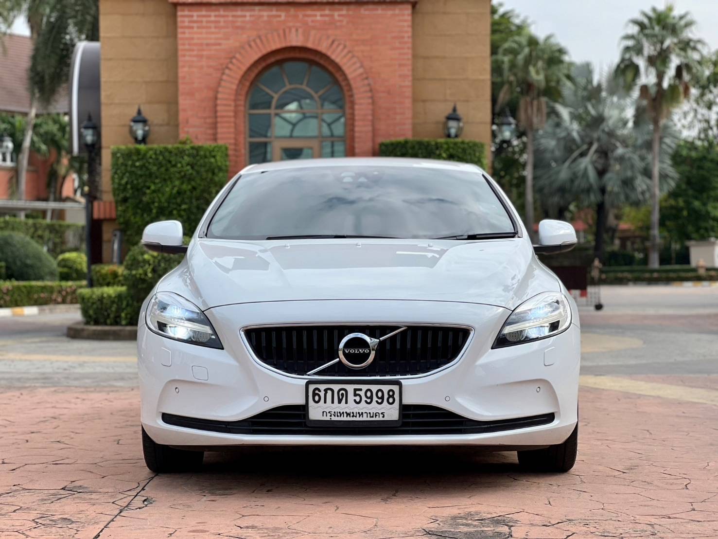 VOLVO V40 2.0 T4 ปี 2017