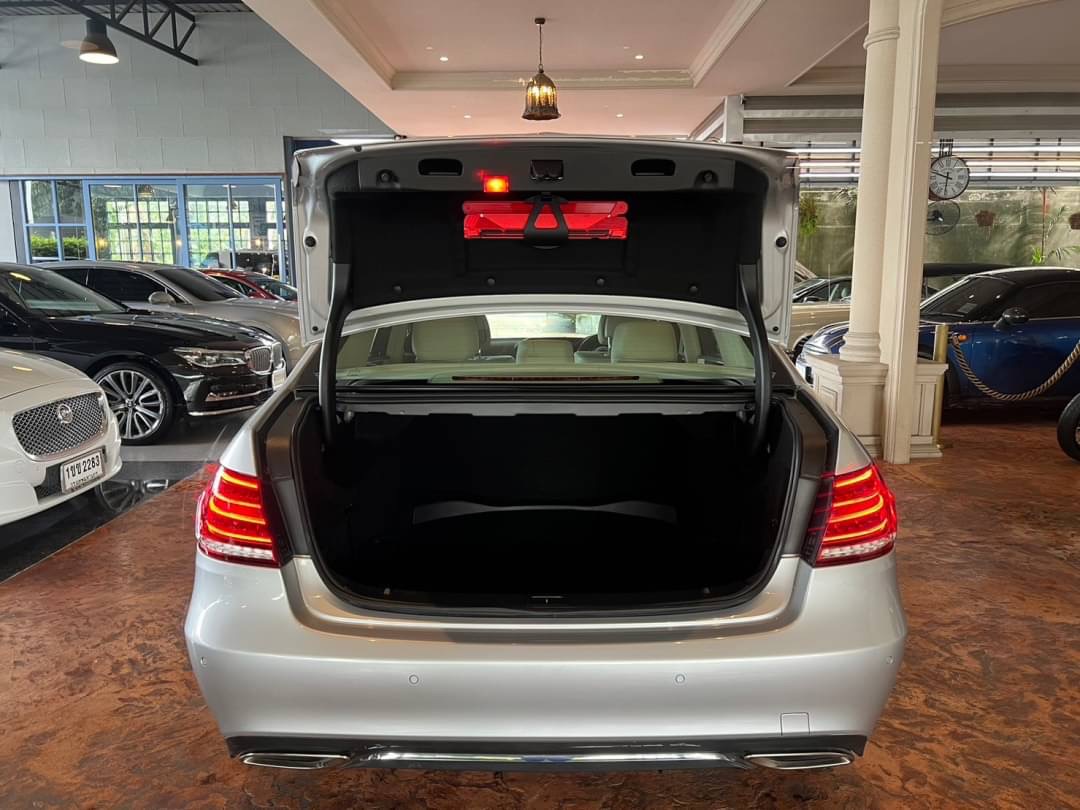 Mercedes Benz E200 Saloon MinorChange ปี 2014