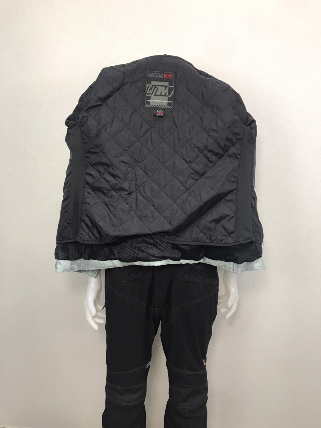 เสื้อขี่มอเตอร์ไซด์( มือสอง) RCT 985 อก 48-50" ยาว 27" ยี่ห้อ **UM**