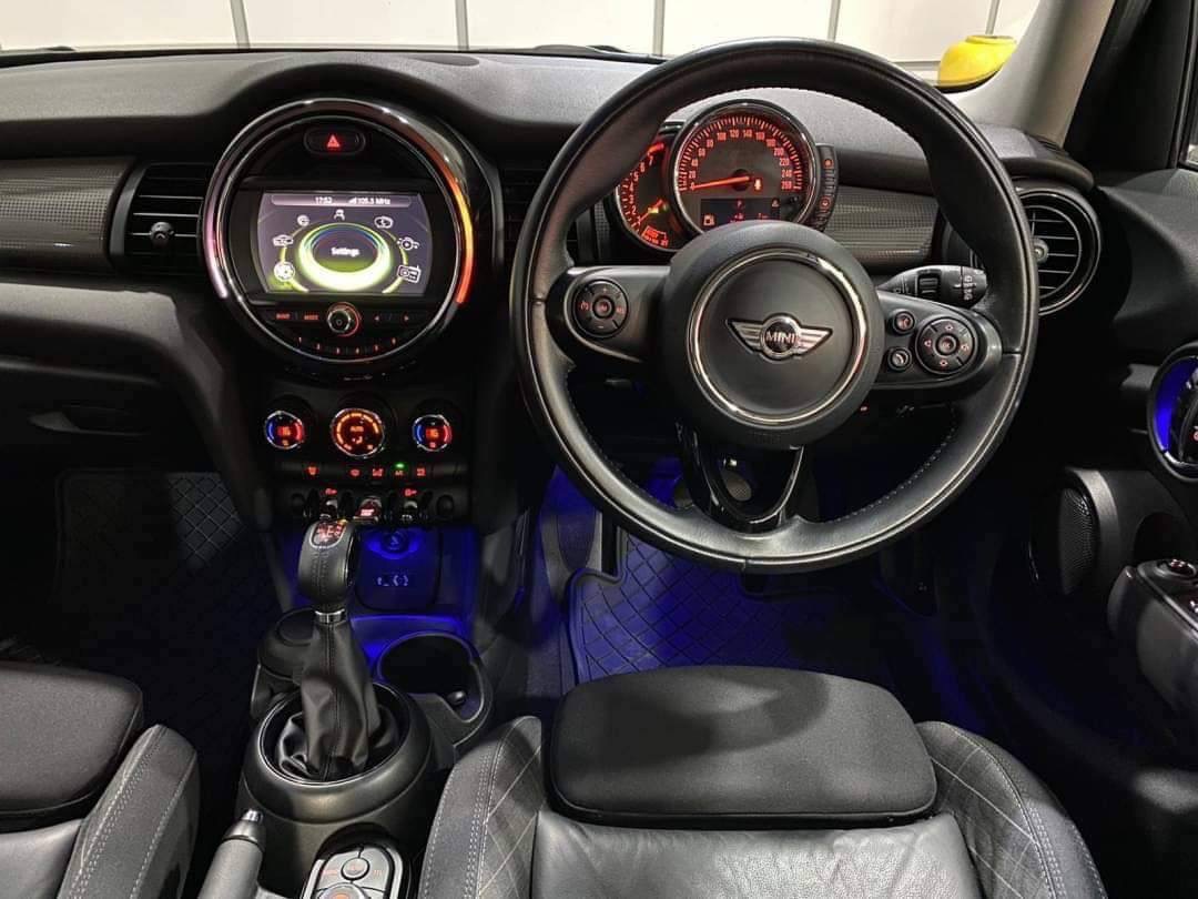Mini Copper A 5 TURER RHD 1.5 turbocharged V3 F55 CBU ปี 2015