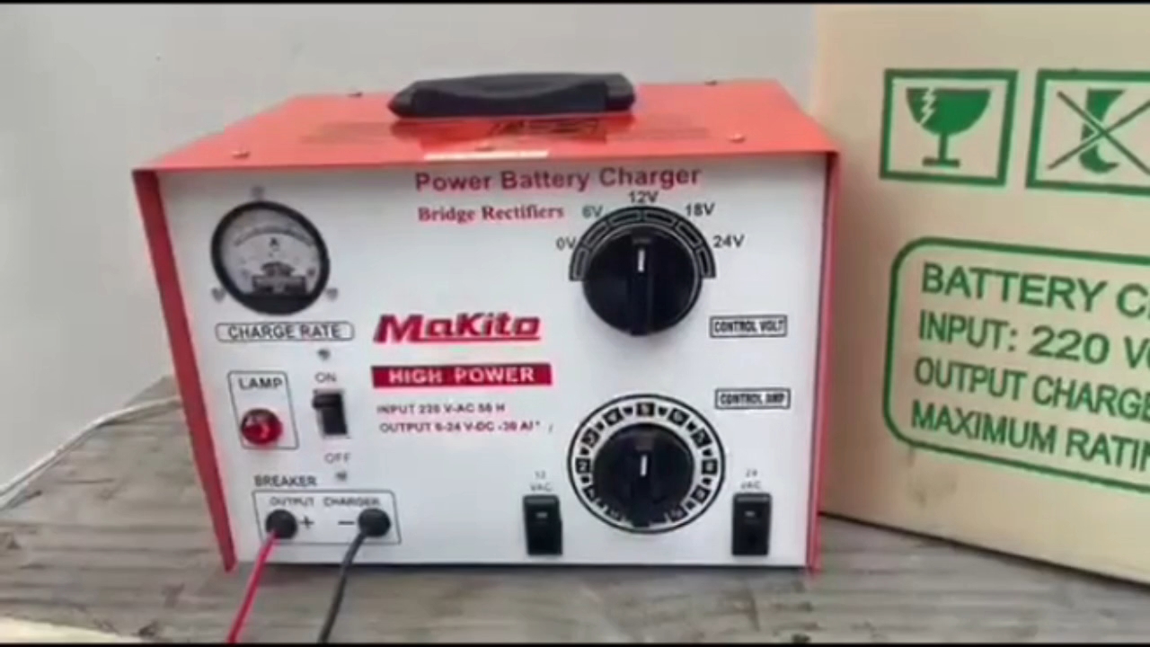ตู้ชาร์จแบต ยี่ห้อ Makito สามารถปรับโวลต์ได้ 6-24V 30A