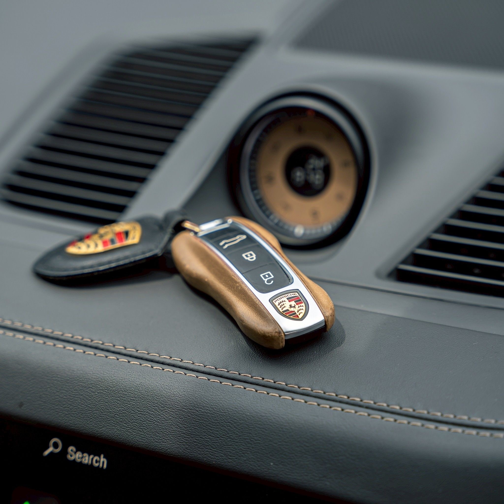 Porsche Cayenne E-Hybrid Platinum Edition ปี 2022