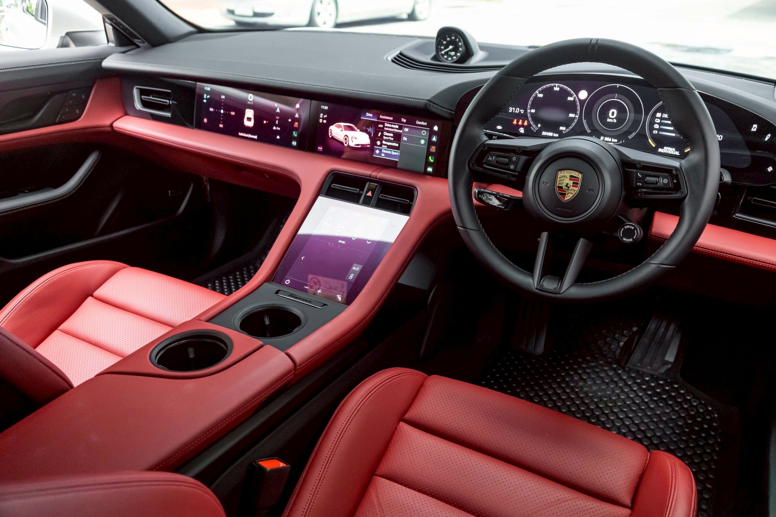 Porsche Taycan Crayon ปี 2023