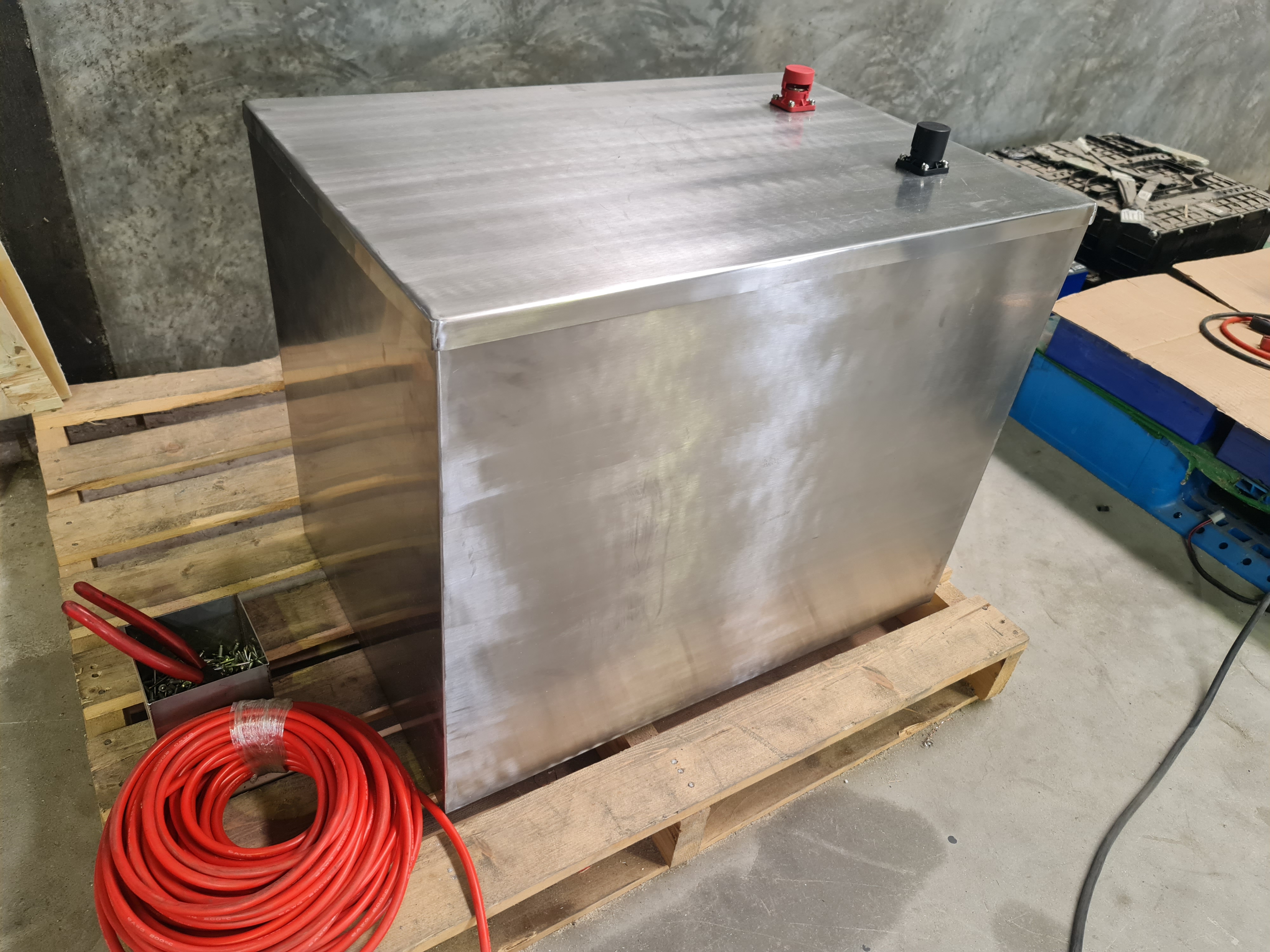 แบตเตอรี่ลิเธียมโฟลคลิฟท์ไฟฟ้า แบบยืนขับ 48v 200ah 300ah 400ah 1.5-2.5 ตัน