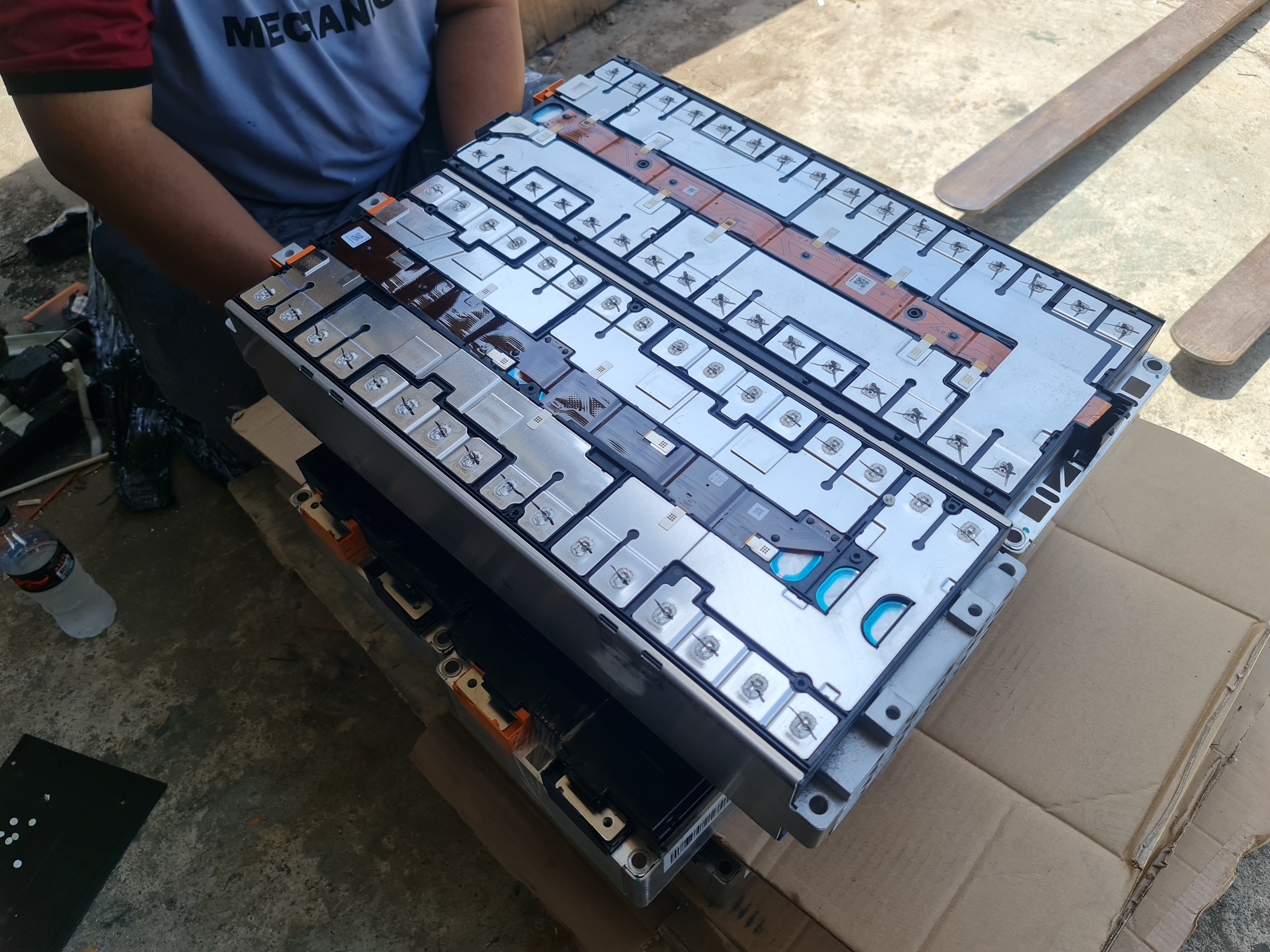 CATL 117ah 3.7v 8s 2p 235ah แบตเตอรี่ NMC