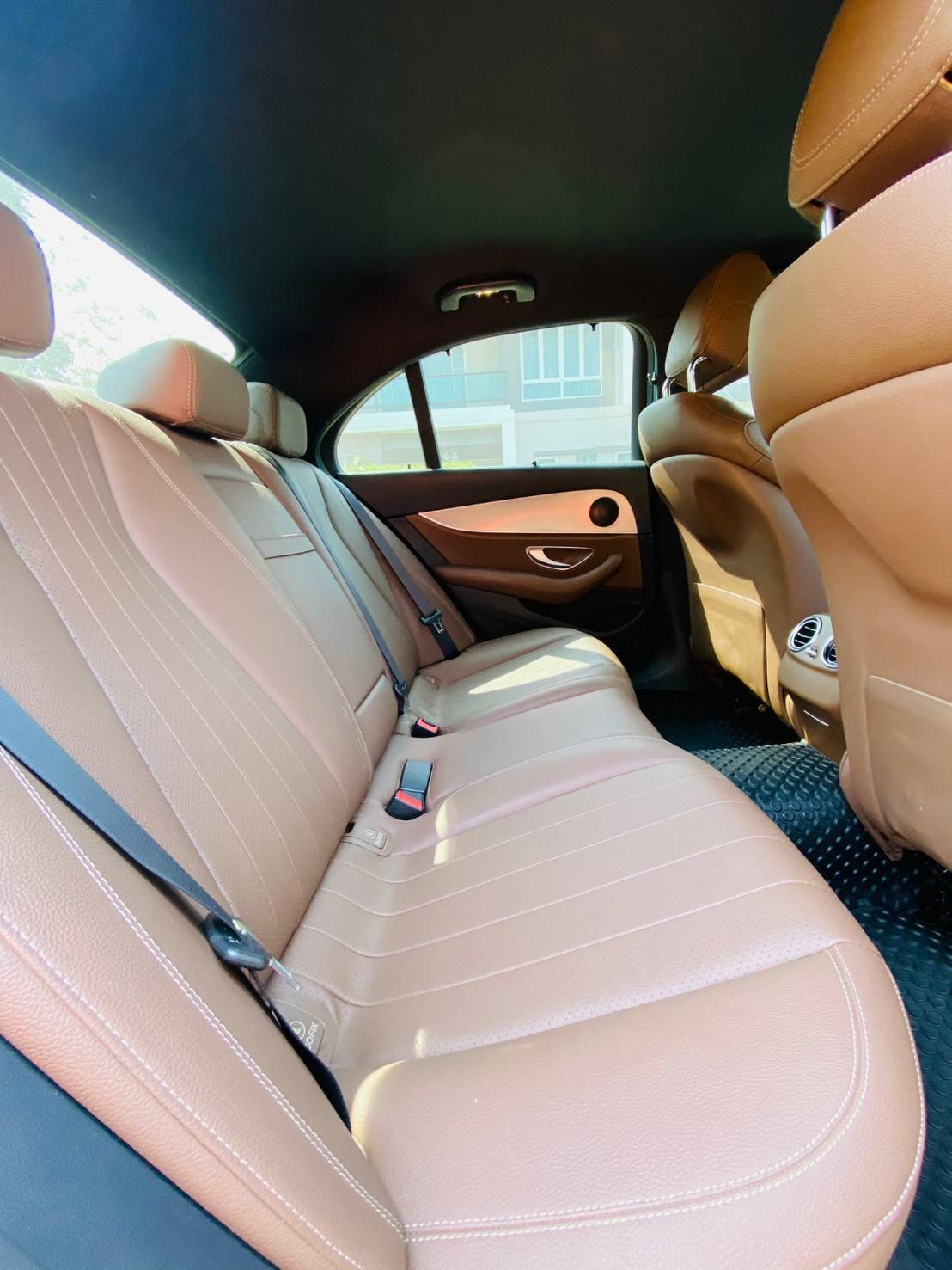 Mercedes-Benz E350e ปี 2017