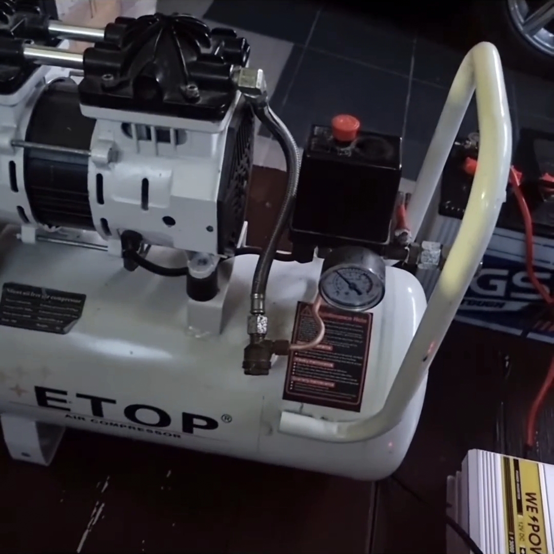 ตัวแปลงไฟ 12V เป็นไฟบ้าน 220V ขนาด 3,000W ยี่ห้อ WE POWER MAX