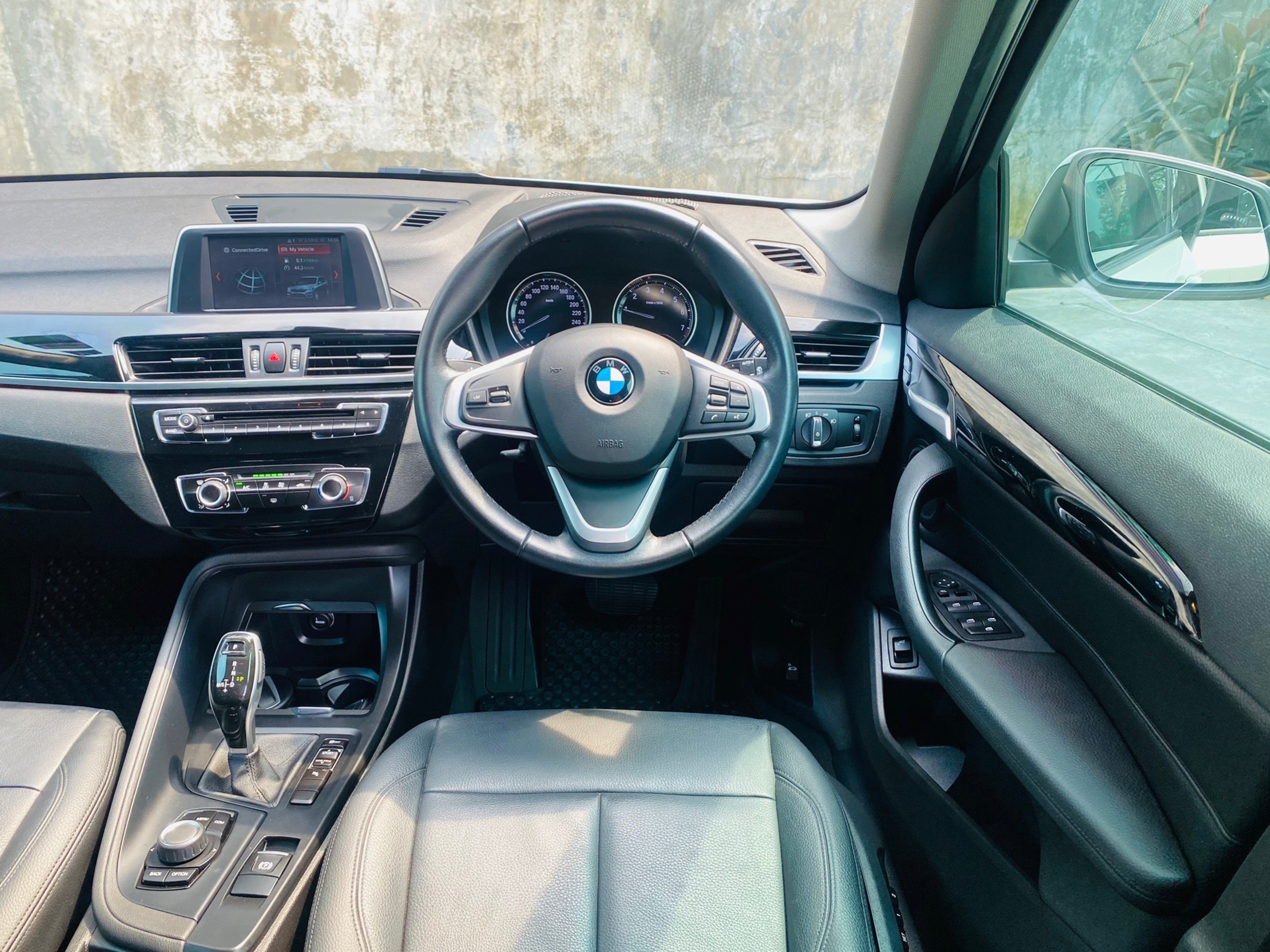 BMW X1 SDRIVE18i ICONIC โฉม F48 ปี 2019