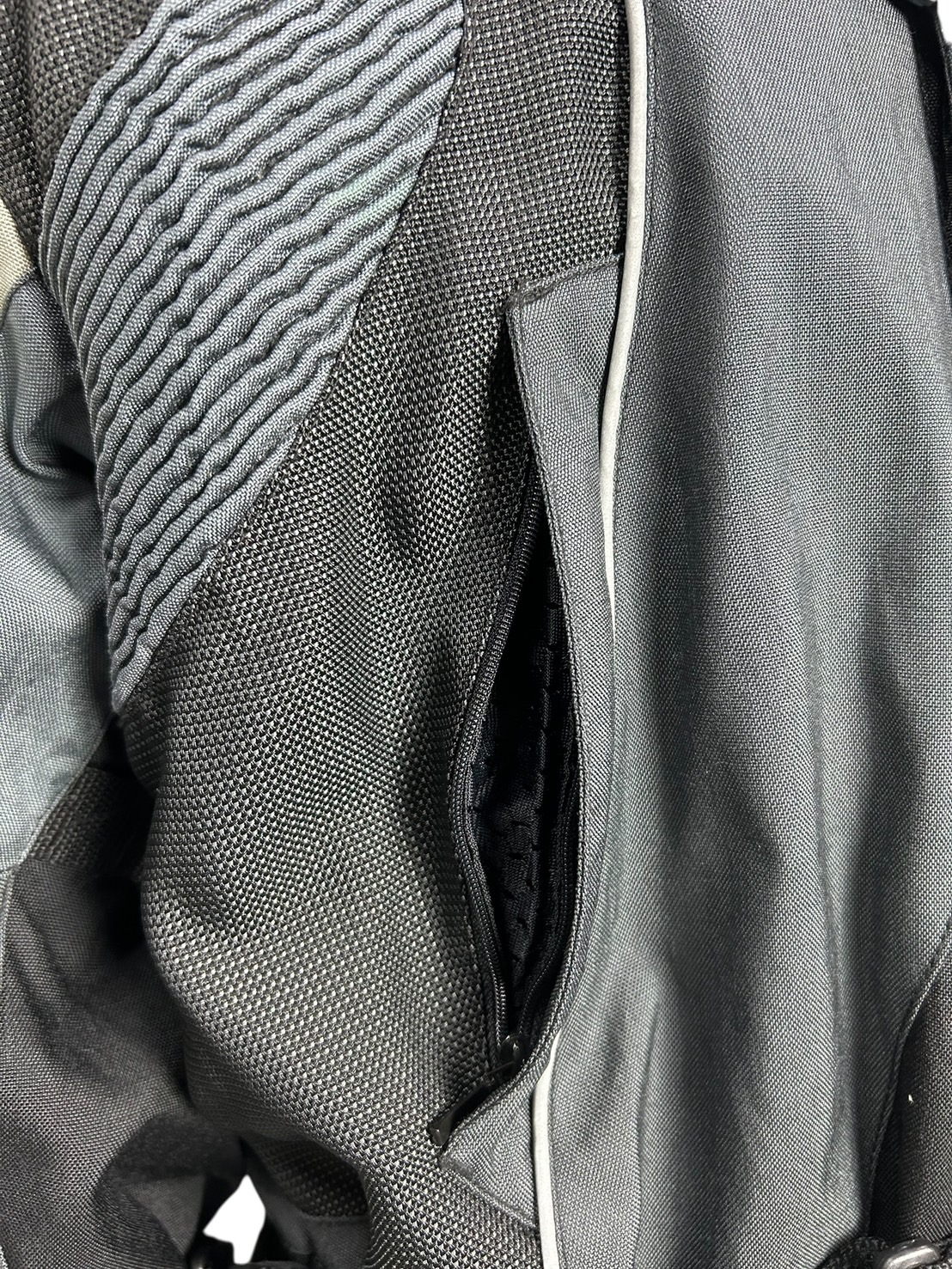 เสื้อขี่มอเตอร์ไซด์( มือสอง) CRTA 759 อก 50" ยาว 30 (XL) **Richa**