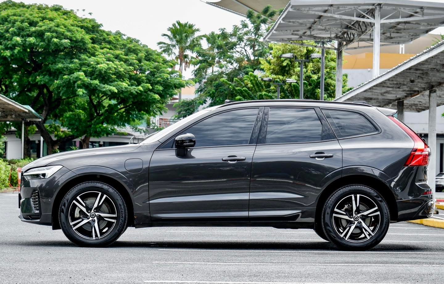 Volvo XC60 Recharge T8 AWD R-Design ปี 2022