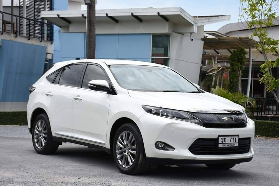 Toyota Harrier 2.0 ปี 2015