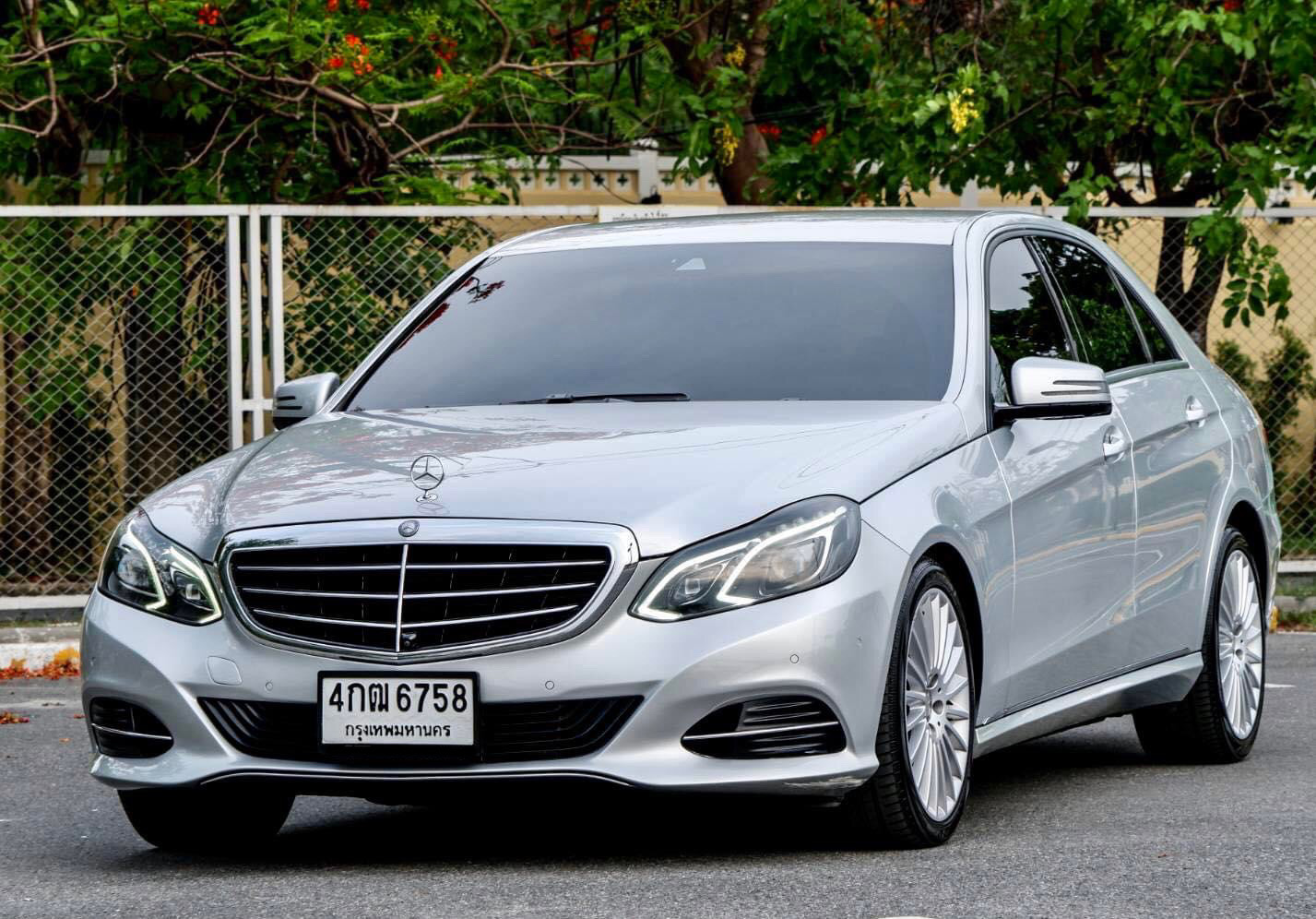 Benz W212 E300 Diesel Bluetec Hybrid Executive Fulloption ปี 2015